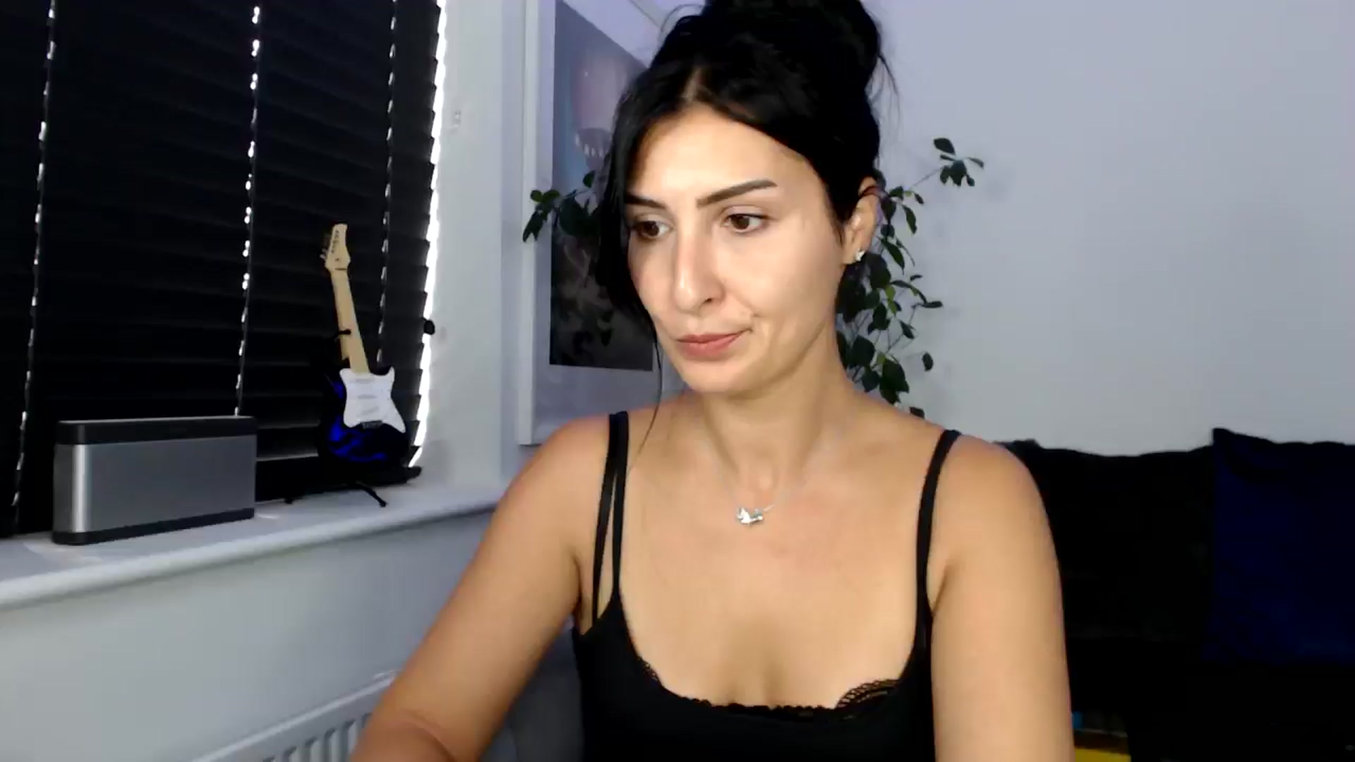 Gallery image thumbnail from LavIson's myfreecams stream on, 10/07/2024, 12:41 image 17 of 20