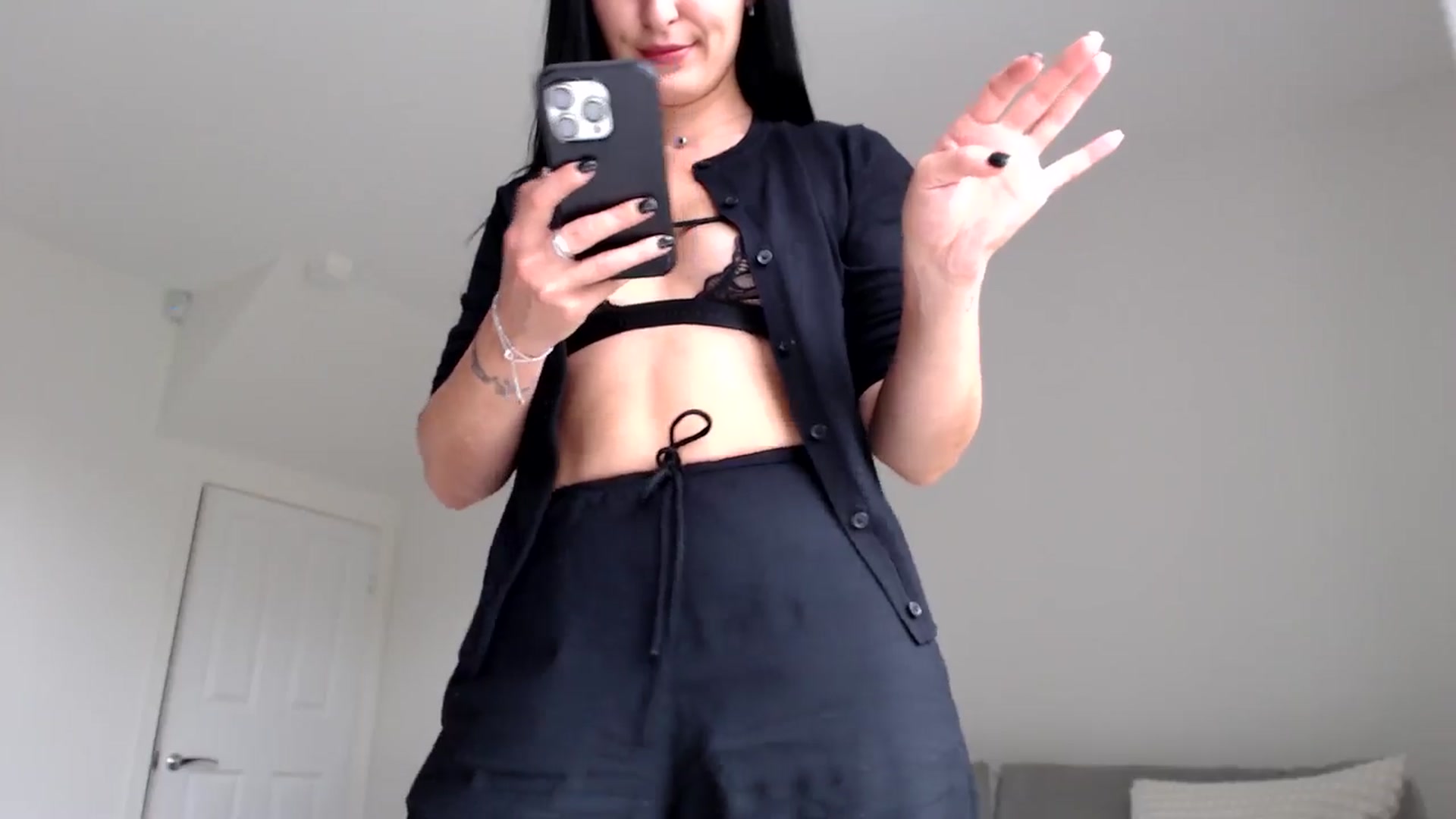 Gallery image thumbnail from LavIson's myfreecams stream on, 10/09/2024, 10:44 image 20 of 20
