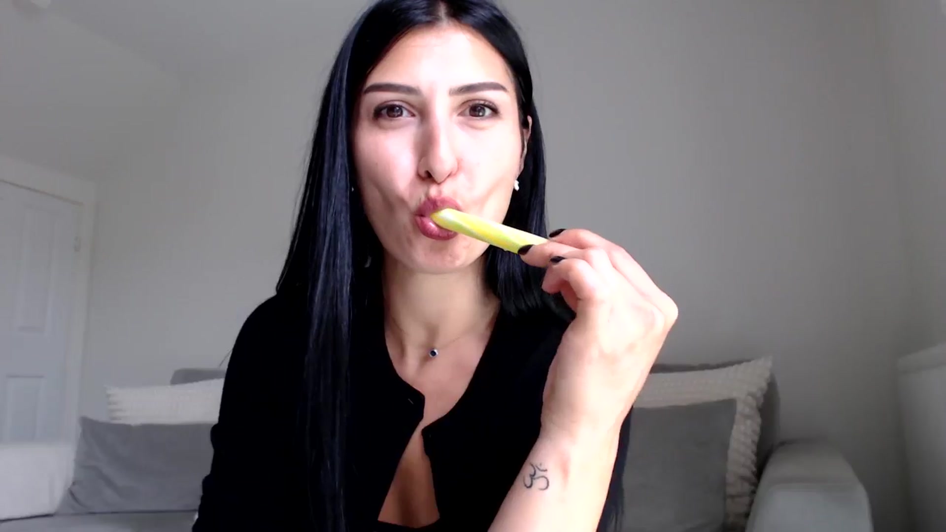 Gallery image thumbnail from LavIson's myfreecams stream on, 10/09/2024, 11:22 image 20 of 20