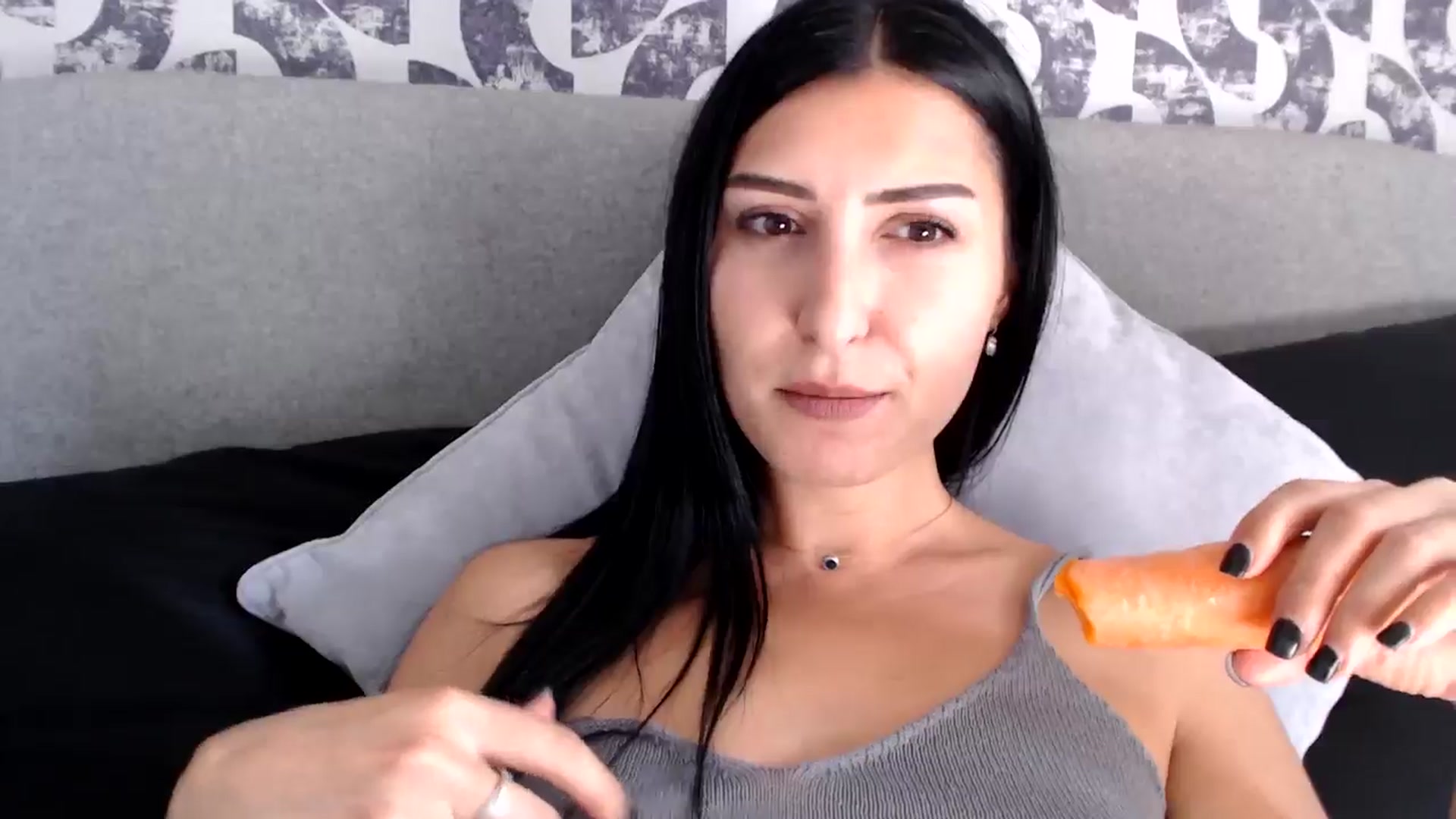 Gallery image thumbnail from LavIson's myfreecams stream on, 10/10/2024, 14:00 image 7 of 20