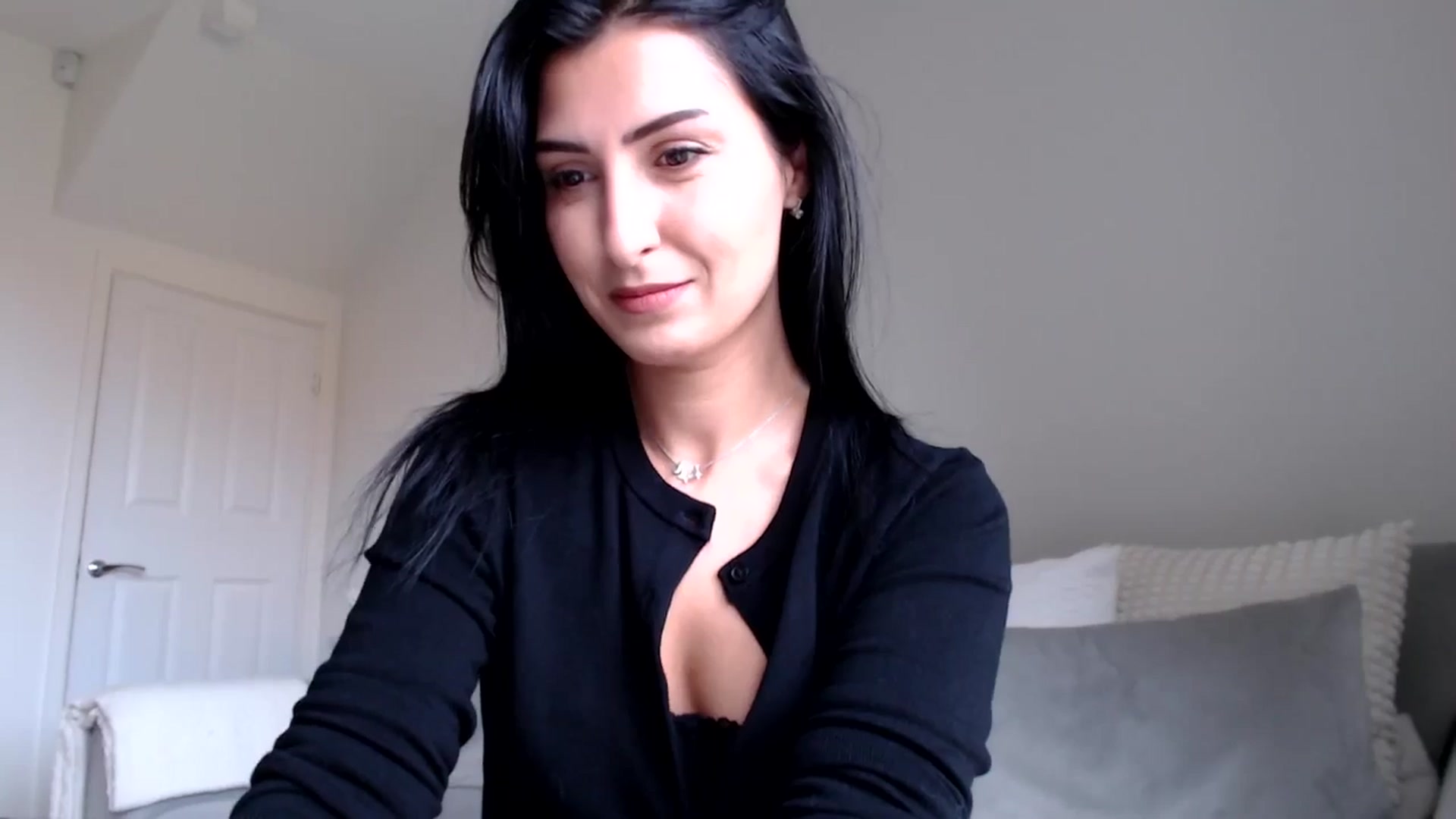 Gallery image thumbnail from LavIson's myfreecams stream on, 10/14/2024, 12:18 image 10 of 20