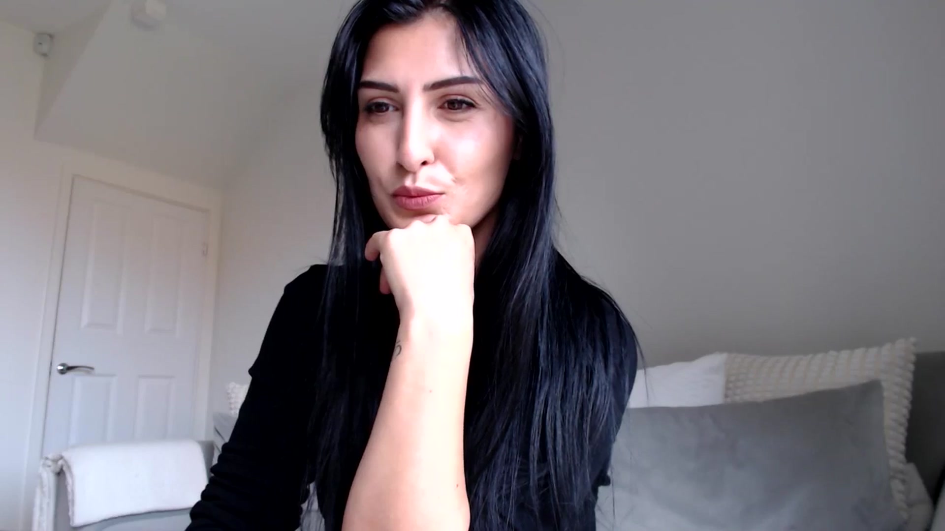 Gallery image thumbnail from LavIson's myfreecams stream on, 10/14/2024, 12:18 image 8 of 20