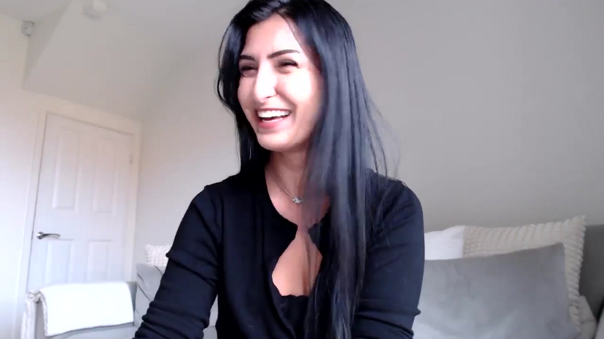 Gallery image thumbnail from LavIson's myfreecams stream on, 10/14/2024, 12:18 image 9 of 20