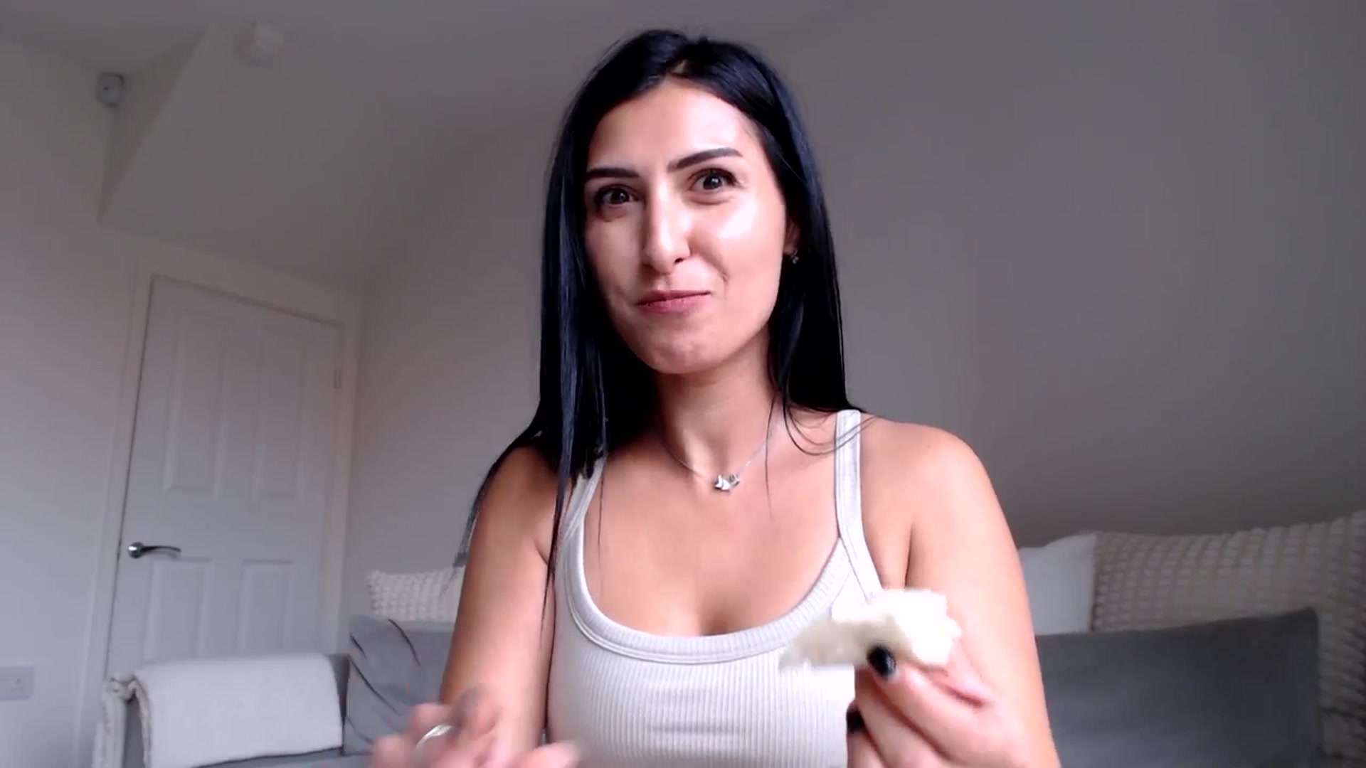 Gallery image thumbnail from LavIson's myfreecams stream on, 10/14/2024, 14:26 image 8 of 20