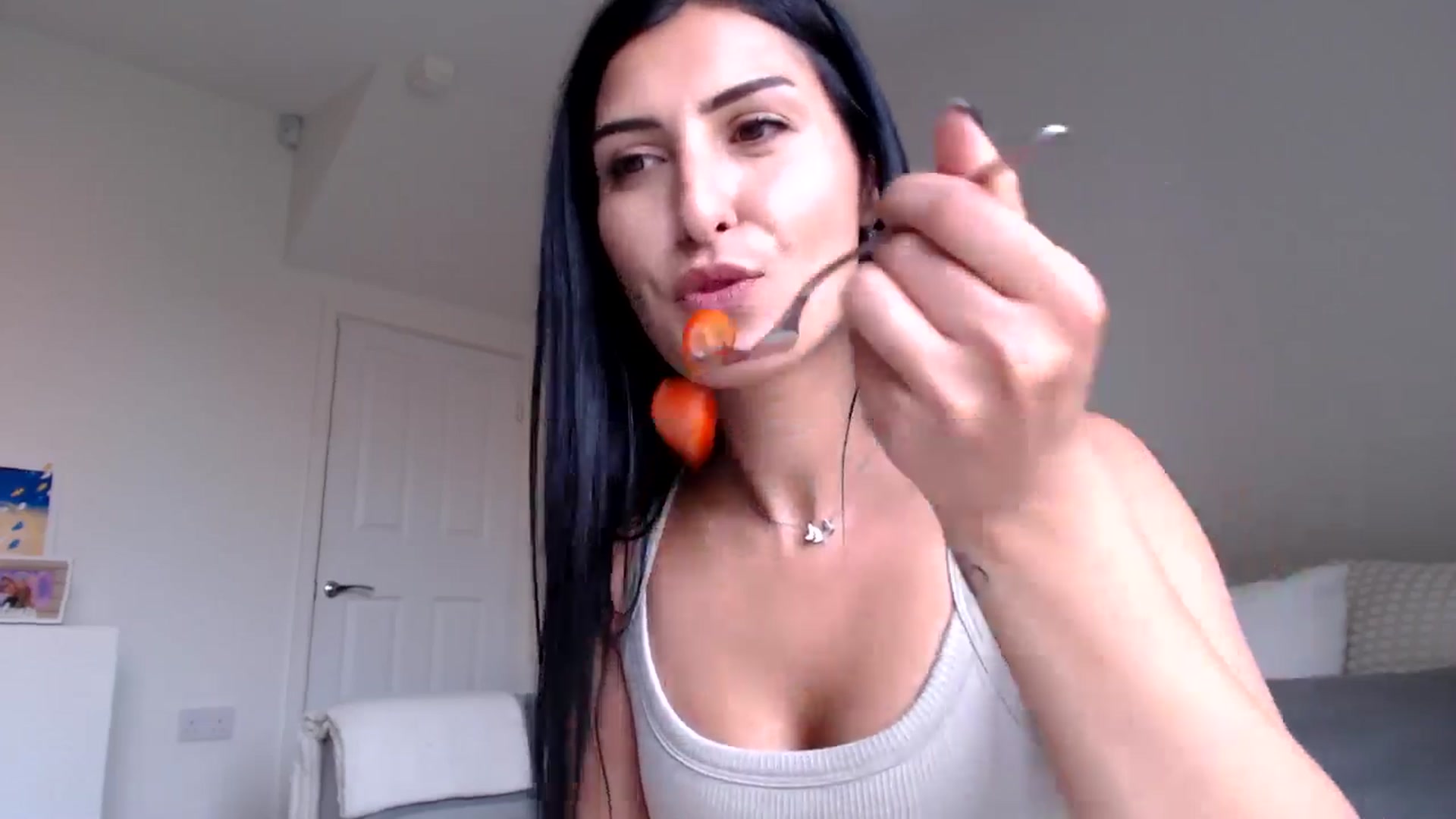 Gallery image thumbnail from LavIson's myfreecams stream on, 10/14/2024, 14:26 image 5 of 20