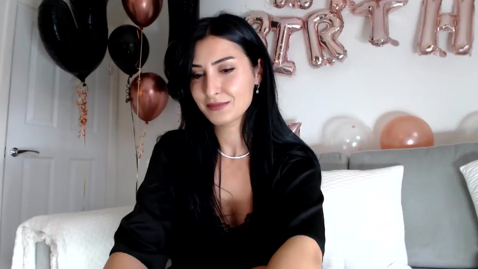 Gallery image thumbnail from LavIson's myfreecams stream on, 10/16/2024, 10:41 image 1 of 20