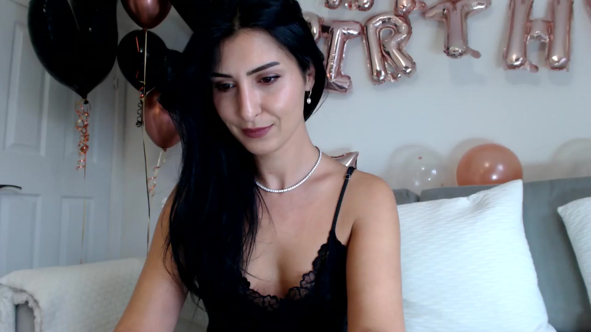 Gallery image thumbnail from LavIson's myfreecams stream on, 10/16/2024, 10:41 image 16 of 20
