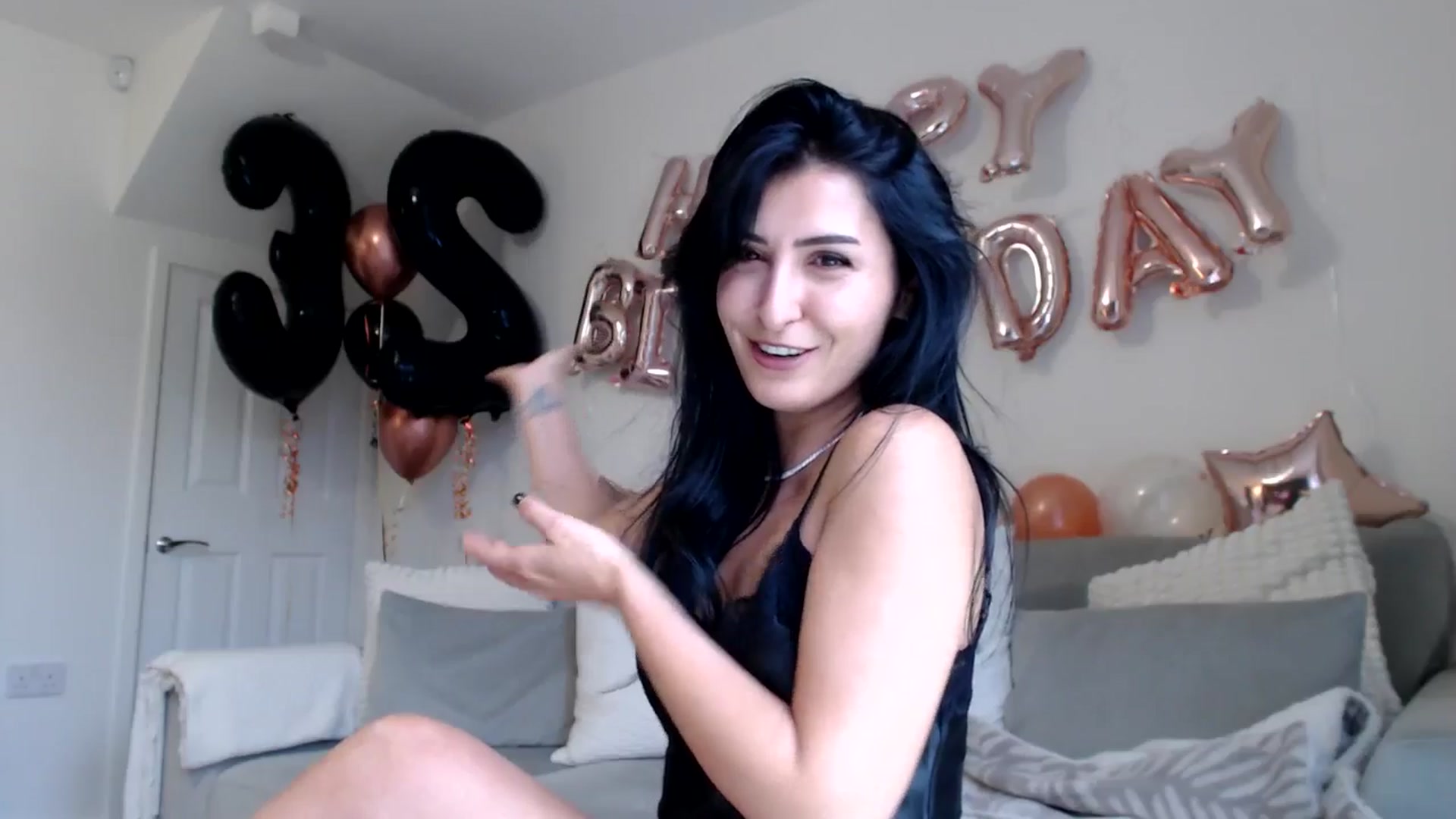 Gallery image thumbnail from LavIson's myfreecams stream on, 10/16/2024, 10:55 image 4 of 20