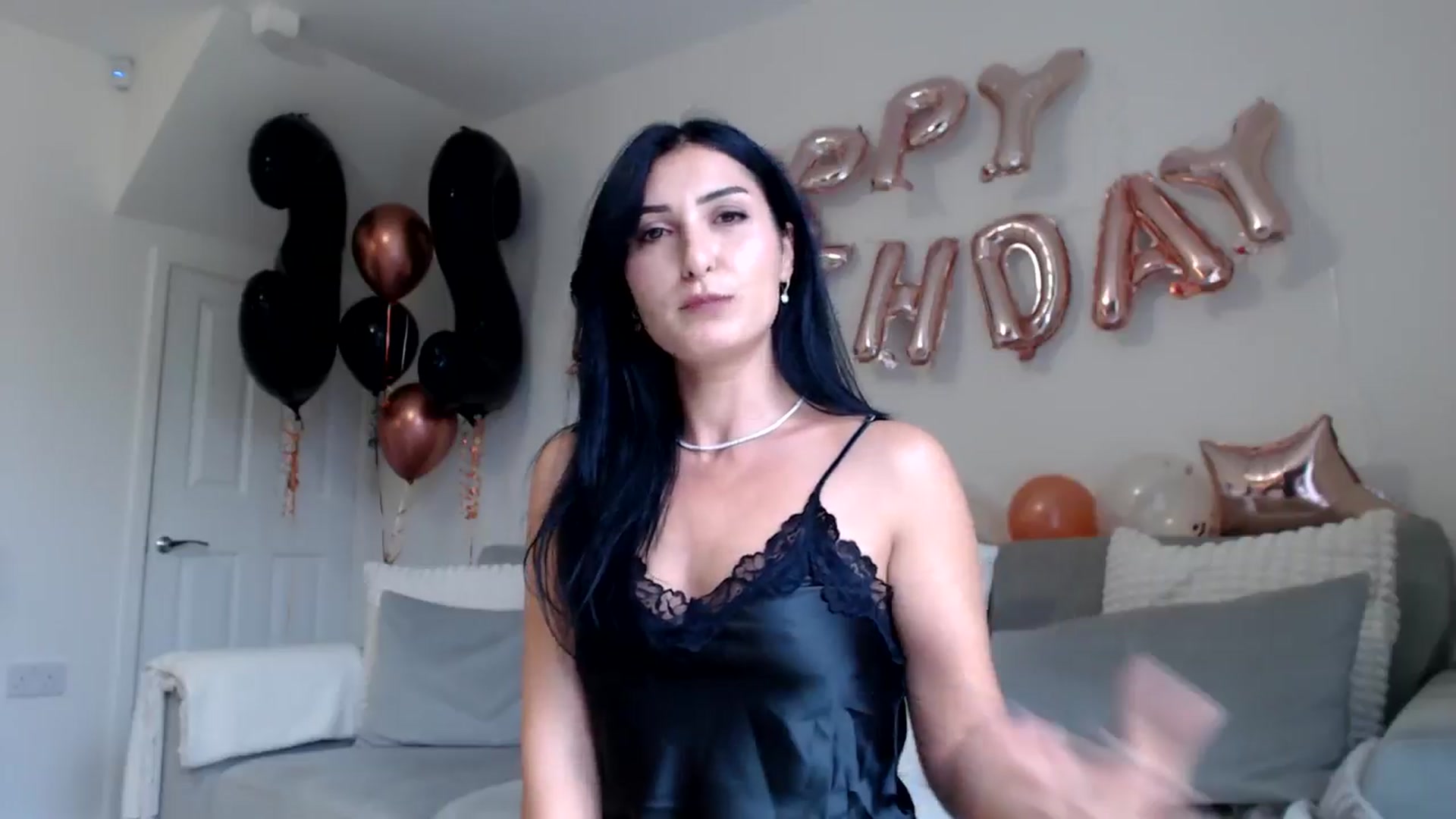 Gallery image thumbnail from LavIson's myfreecams stream on, 10/16/2024, 10:55 image 17 of 20