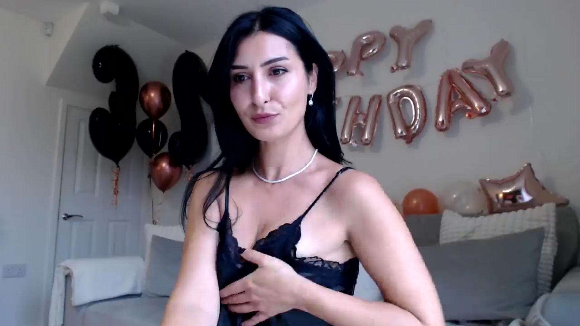 Gallery image thumbnail from LavIson's myfreecams stream on, 10/16/2024, 10:55 image 11 of 20
