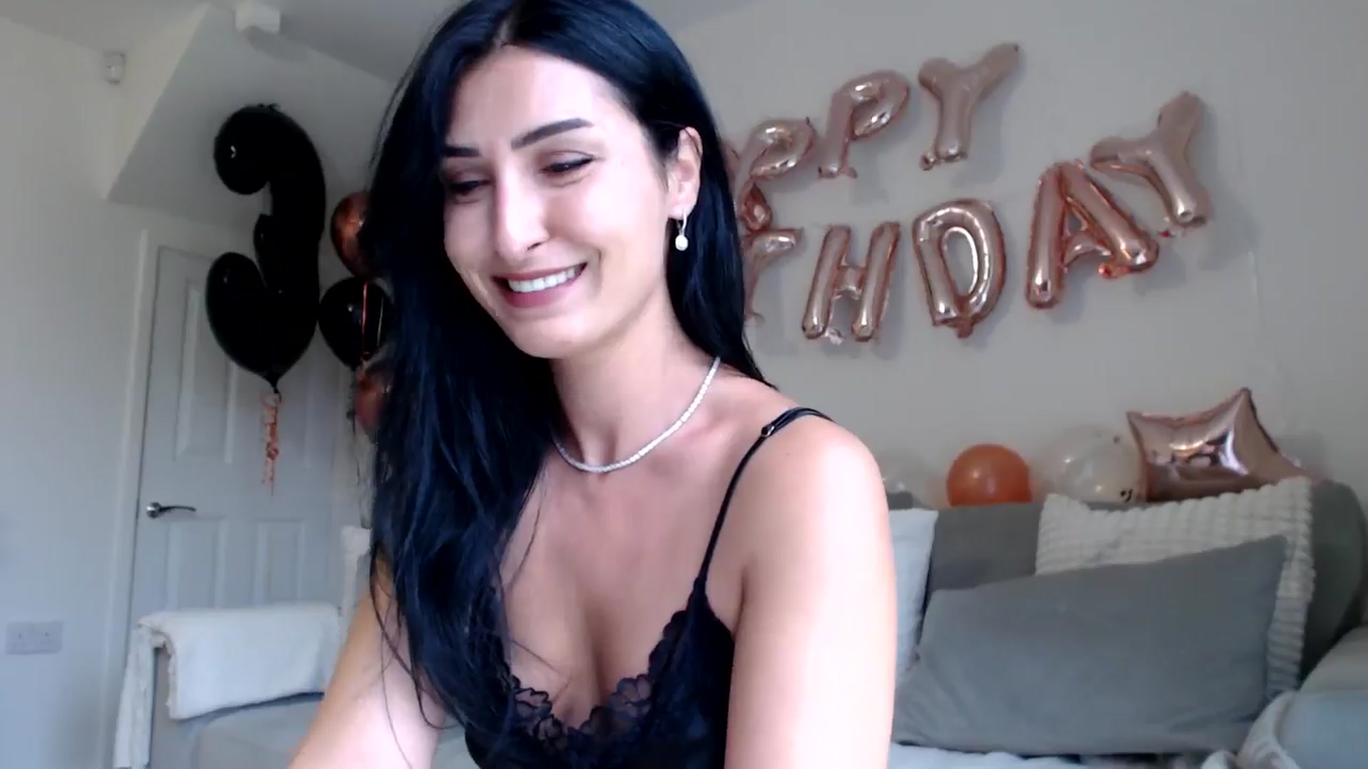 Gallery image thumbnail from LavIson's myfreecams stream on, 10/16/2024, 10:55 image 15 of 20