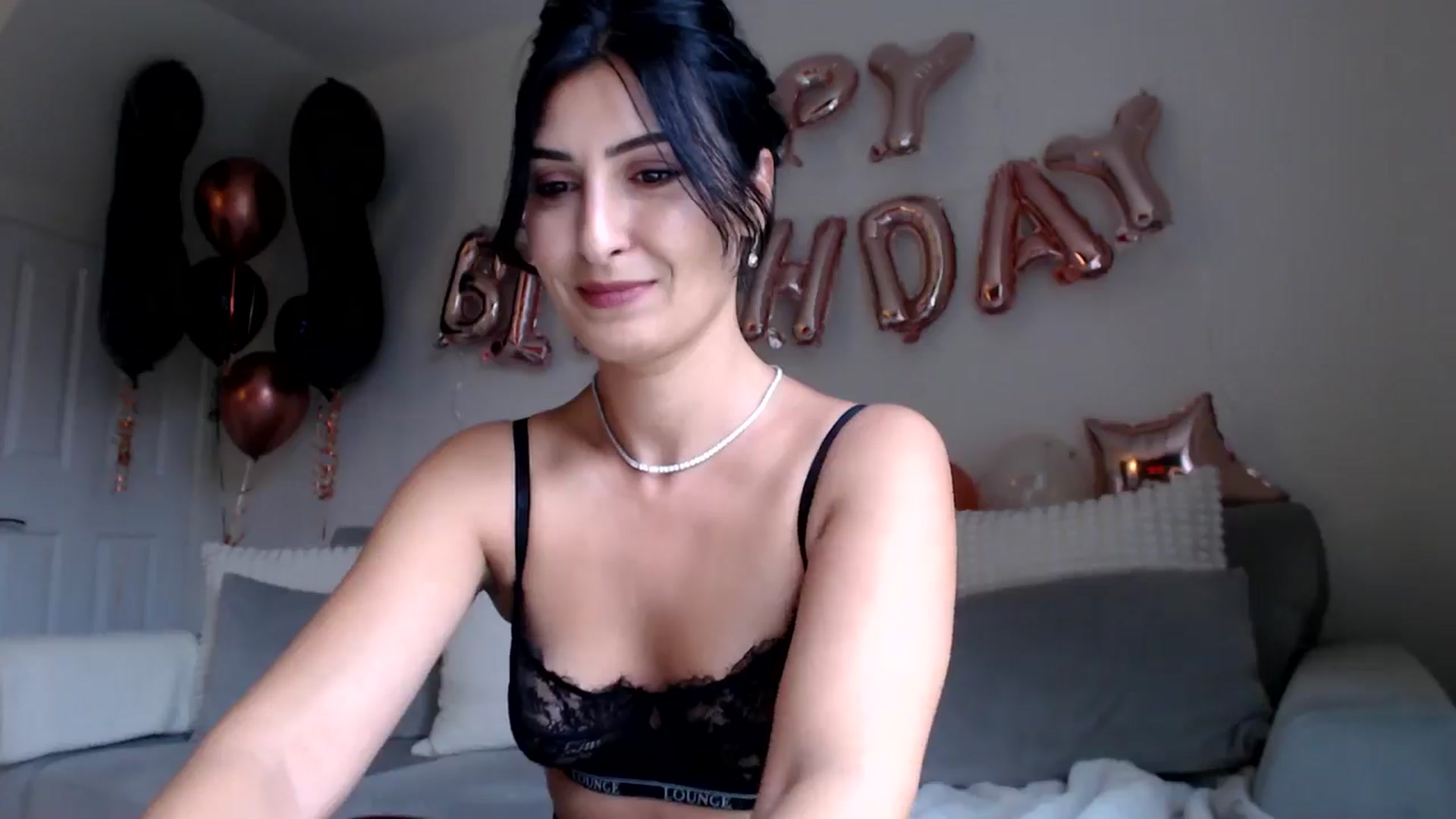 Gallery image thumbnail from LavIson's myfreecams stream on, 10/16/2024, 12:10 image 15 of 20