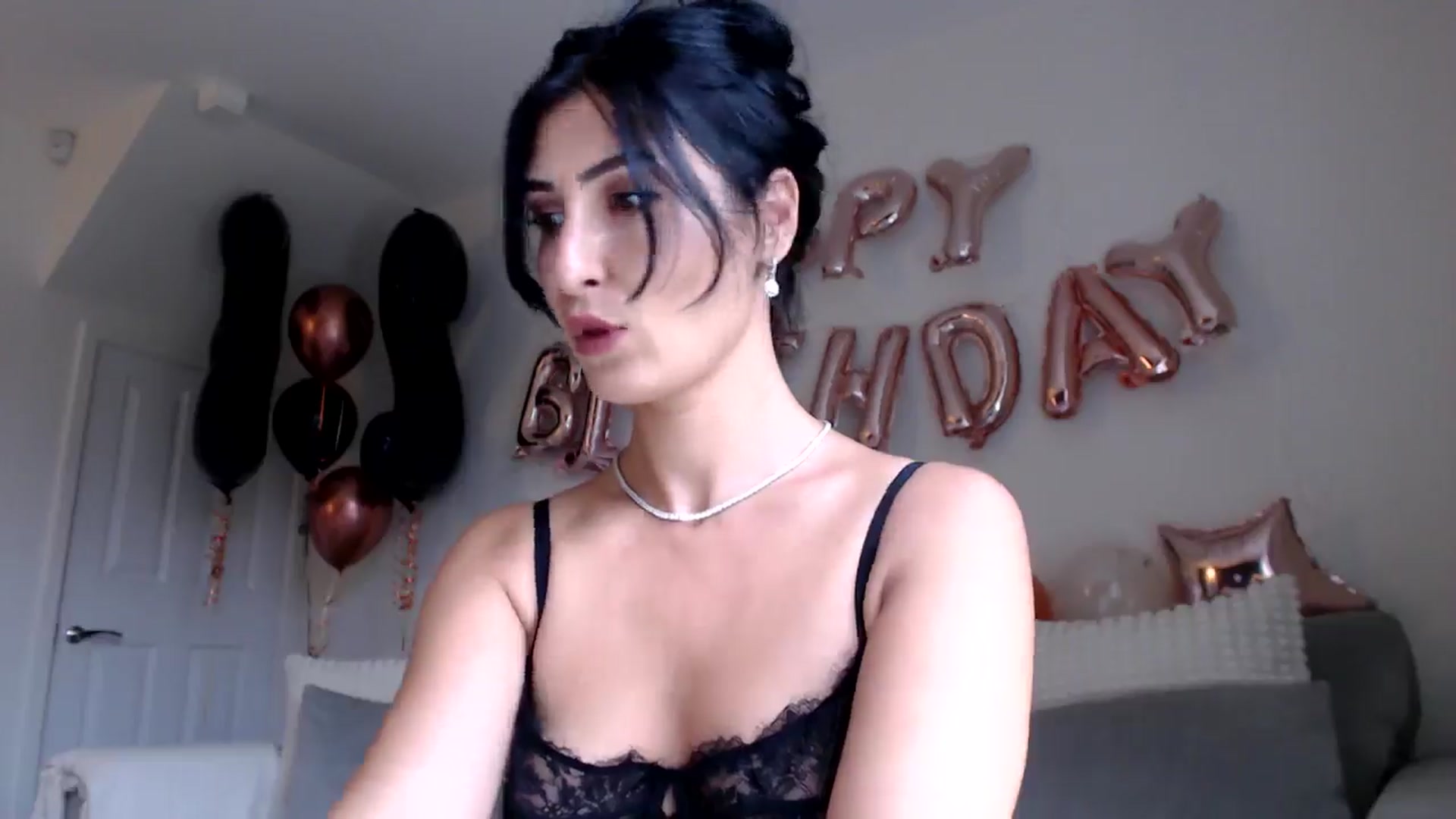 Gallery image thumbnail from LavIson's myfreecams stream on, 10/16/2024, 12:10 image 4 of 20