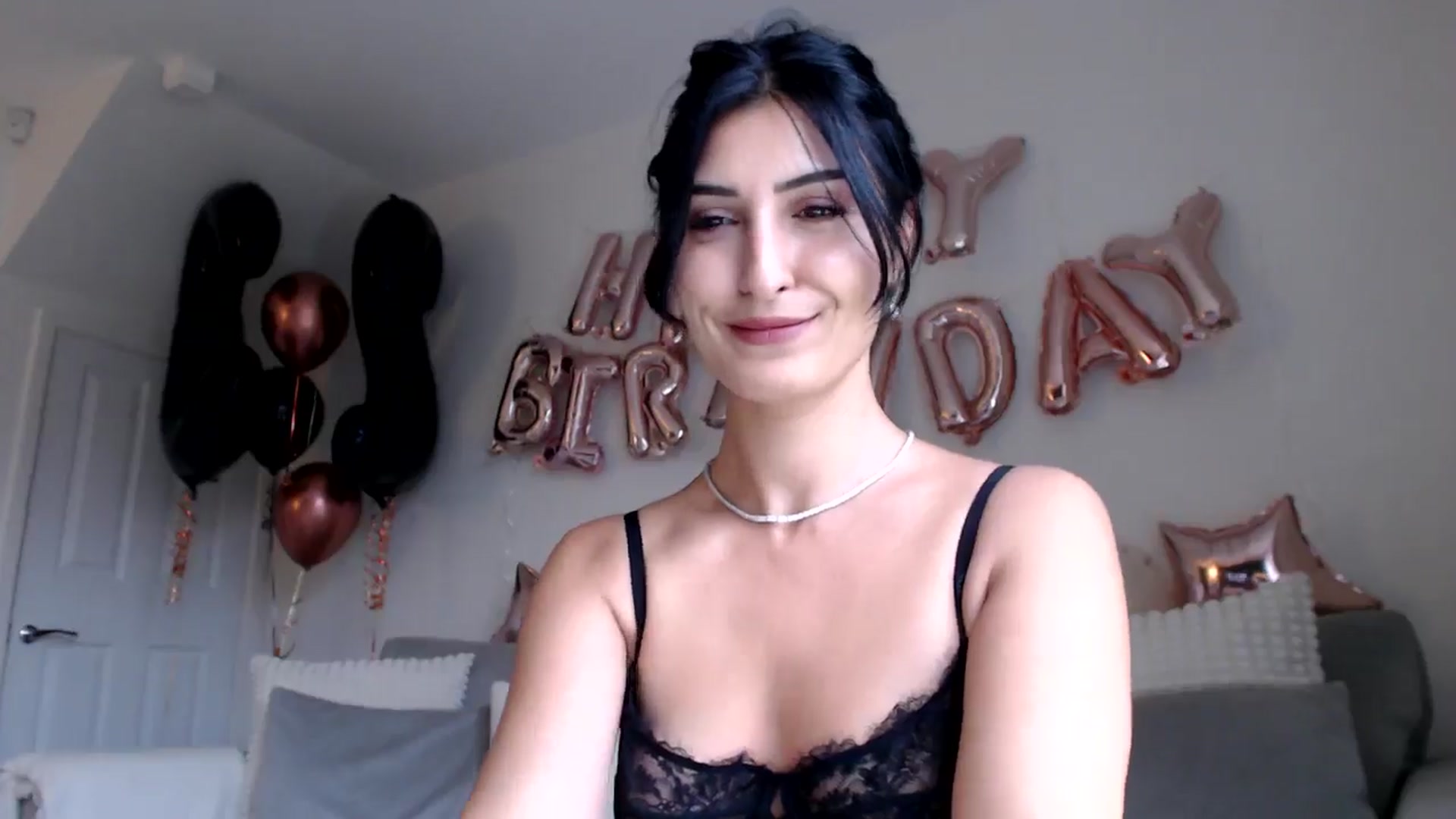 Gallery image thumbnail from LavIson's myfreecams stream on, 10/16/2024, 12:10 image 11 of 20