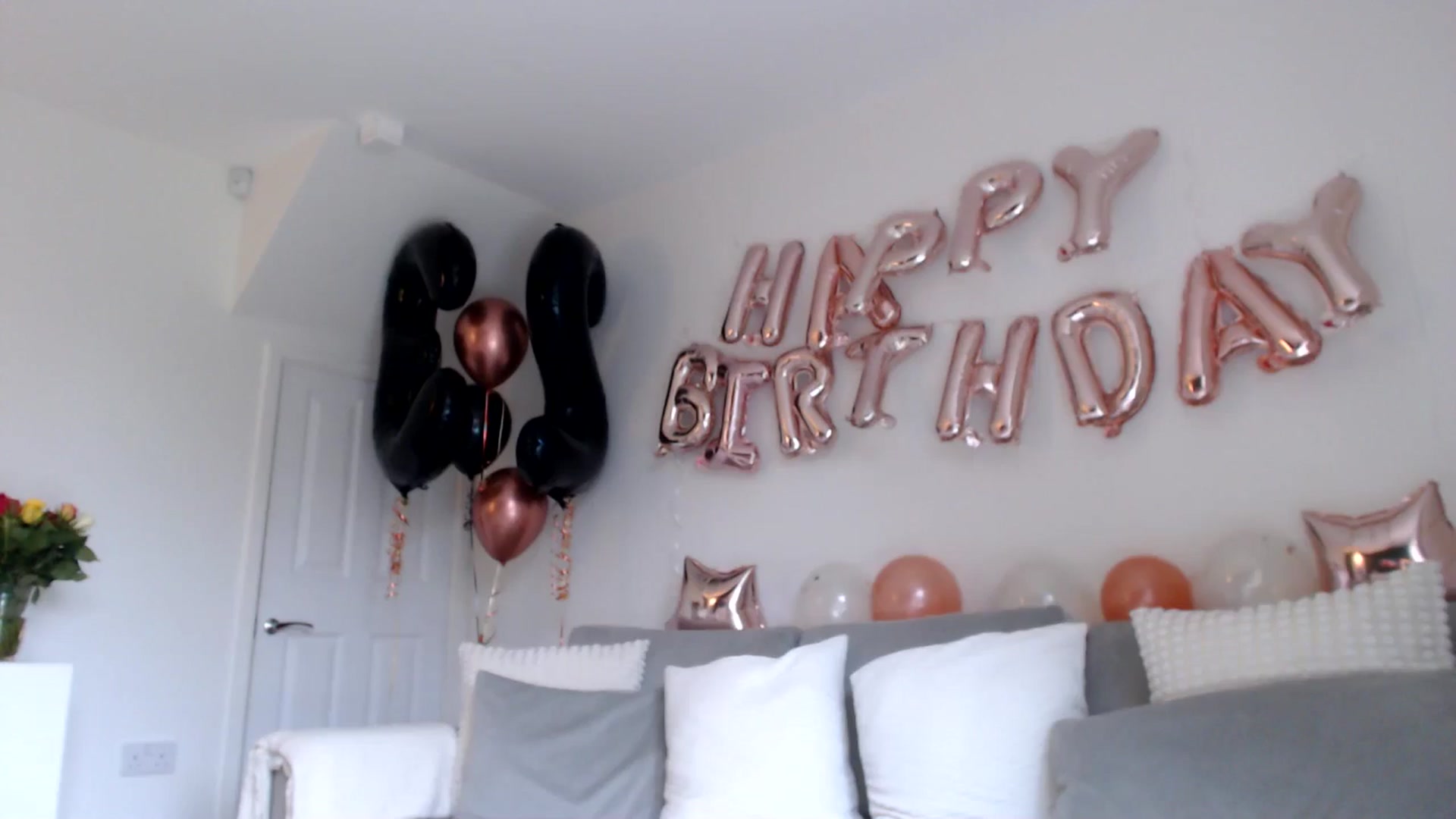 Gallery image thumbnail from LavIson's myfreecams stream on, 10/16/2024, 12:10 image 17 of 20