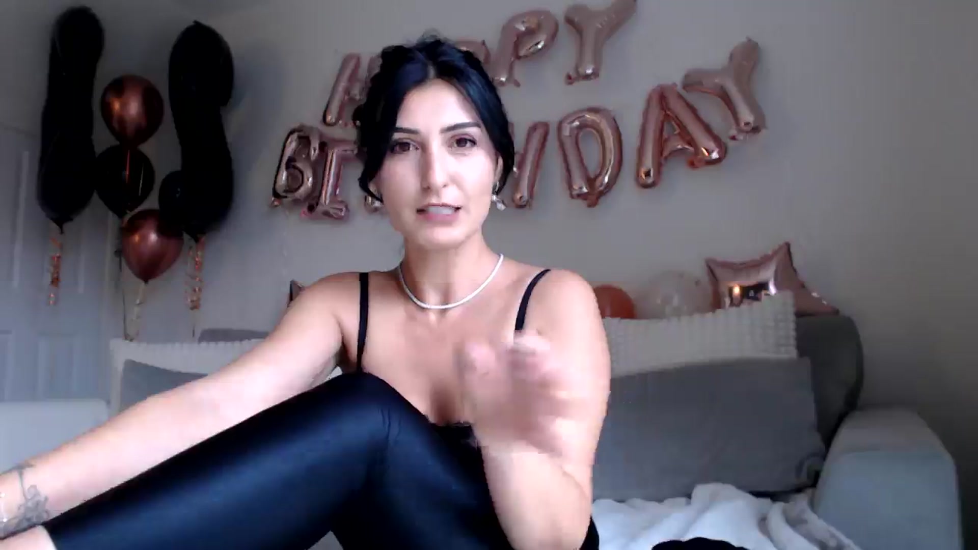 Gallery image thumbnail from LavIson's myfreecams stream on, 10/16/2024, 12:10 image 12 of 20