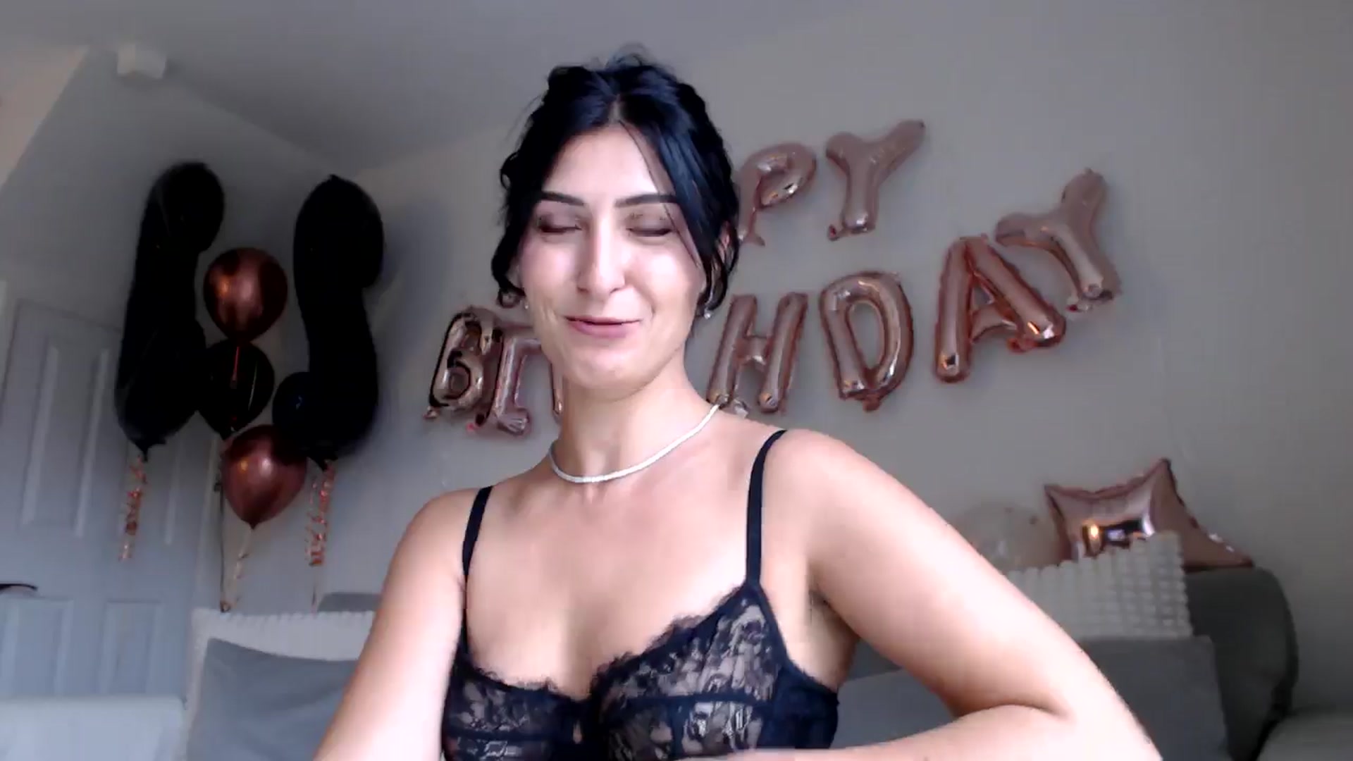 Gallery image thumbnail from LavIson's myfreecams stream on, 10/16/2024, 12:10 image 10 of 20