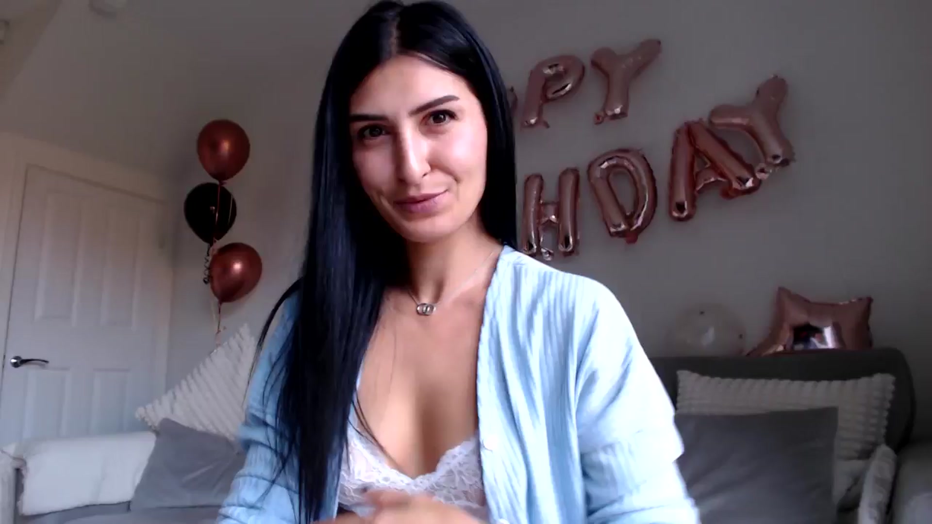 Gallery image thumbnail from LavIson's myfreecams stream on, 10/17/2024, 10:26 image 1 of 20
