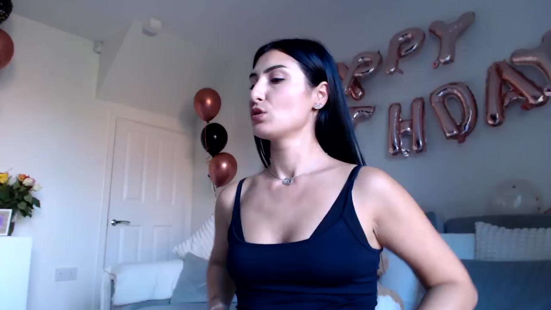 Gallery image thumbnail from LavIson's myfreecams stream on, 10/17/2024, 12:32 image 6 of 20