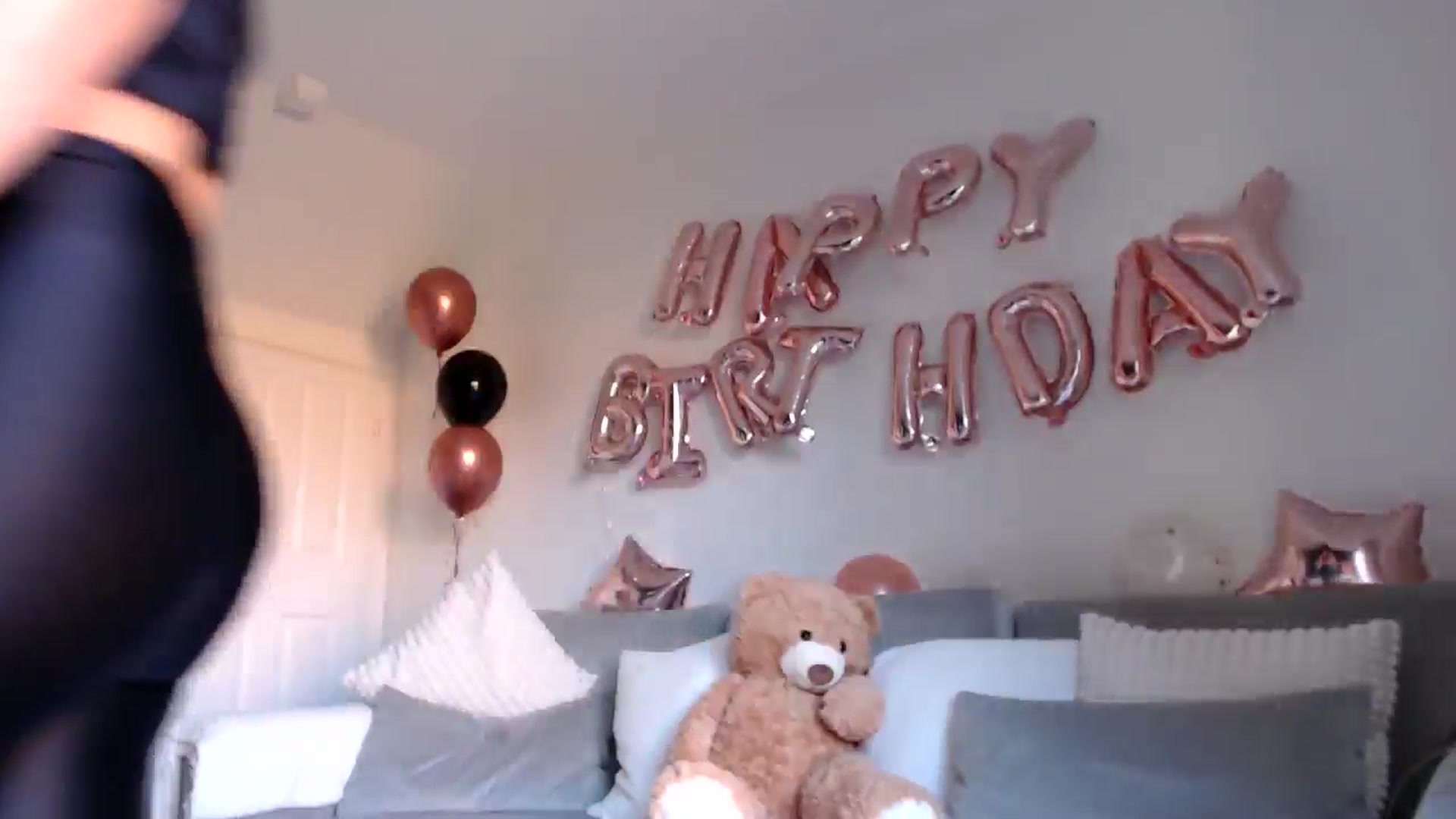 Gallery image thumbnail from LavIson's myfreecams stream on, 10/17/2024, 12:32 image 14 of 20