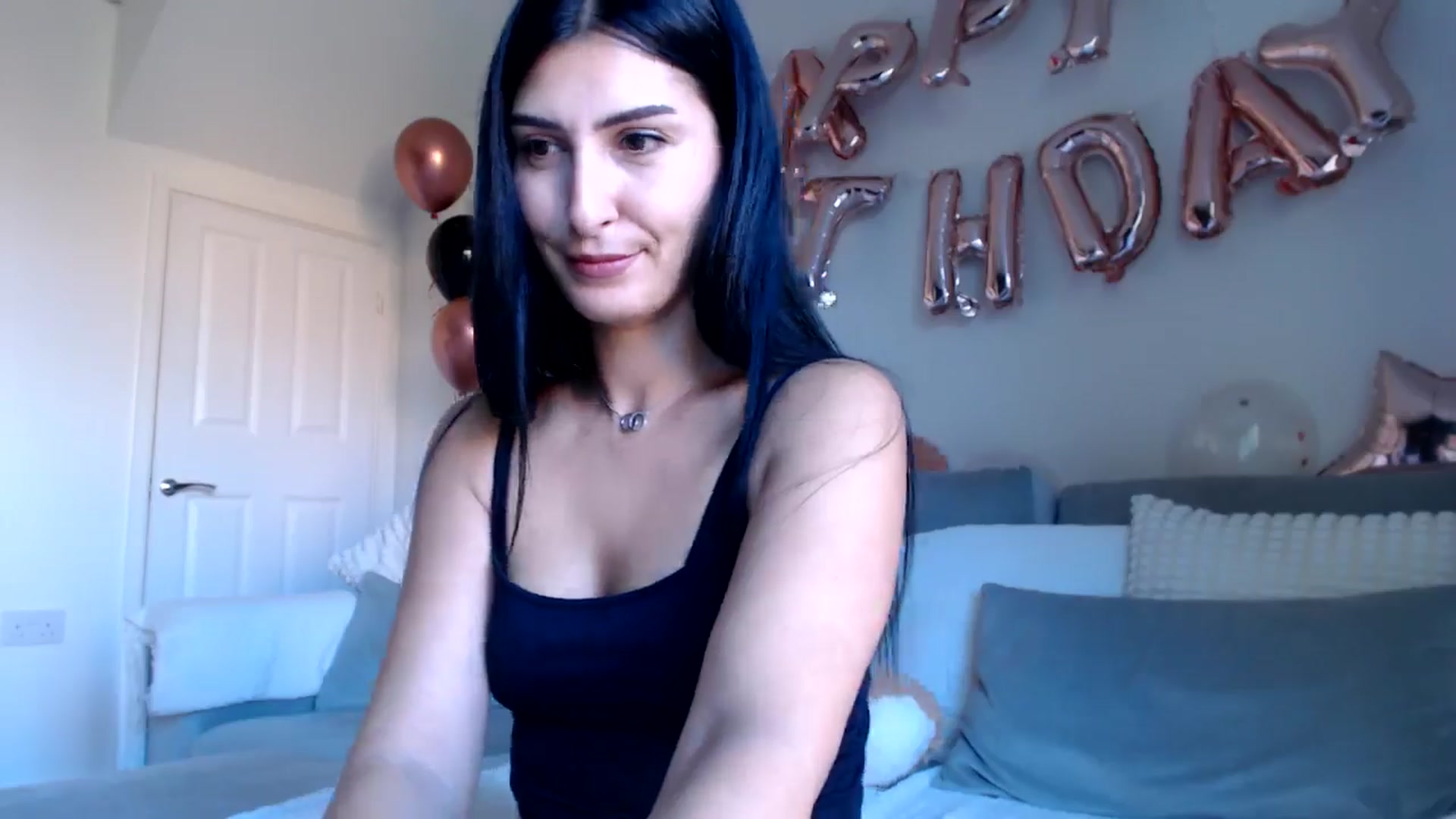Gallery image thumbnail from LavIson's myfreecams stream on, 10/17/2024, 12:32 image 10 of 20