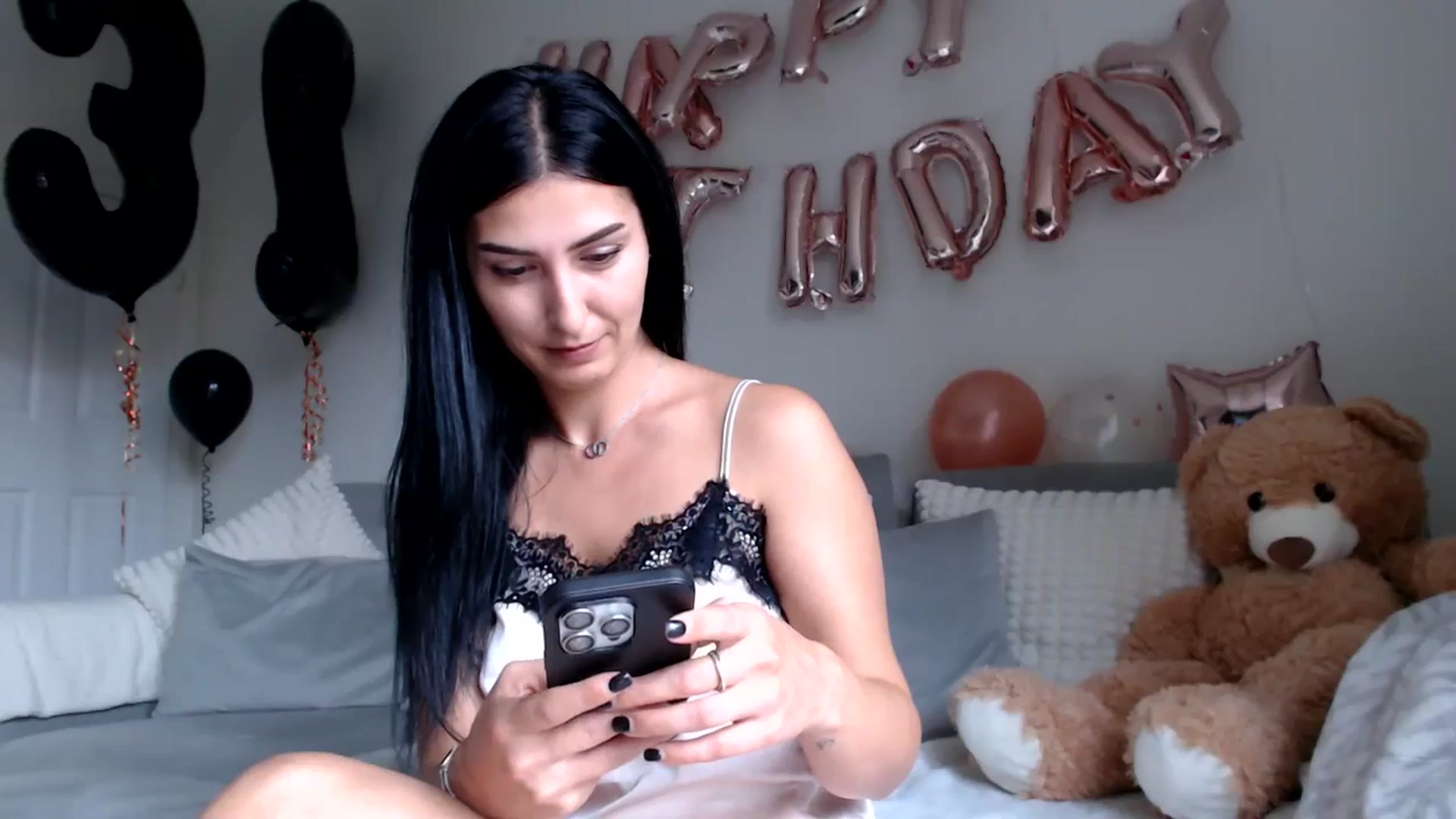 Gallery image thumbnail from LavIson's myfreecams stream on, 10/18/2024, 10:16 image 11 of 20