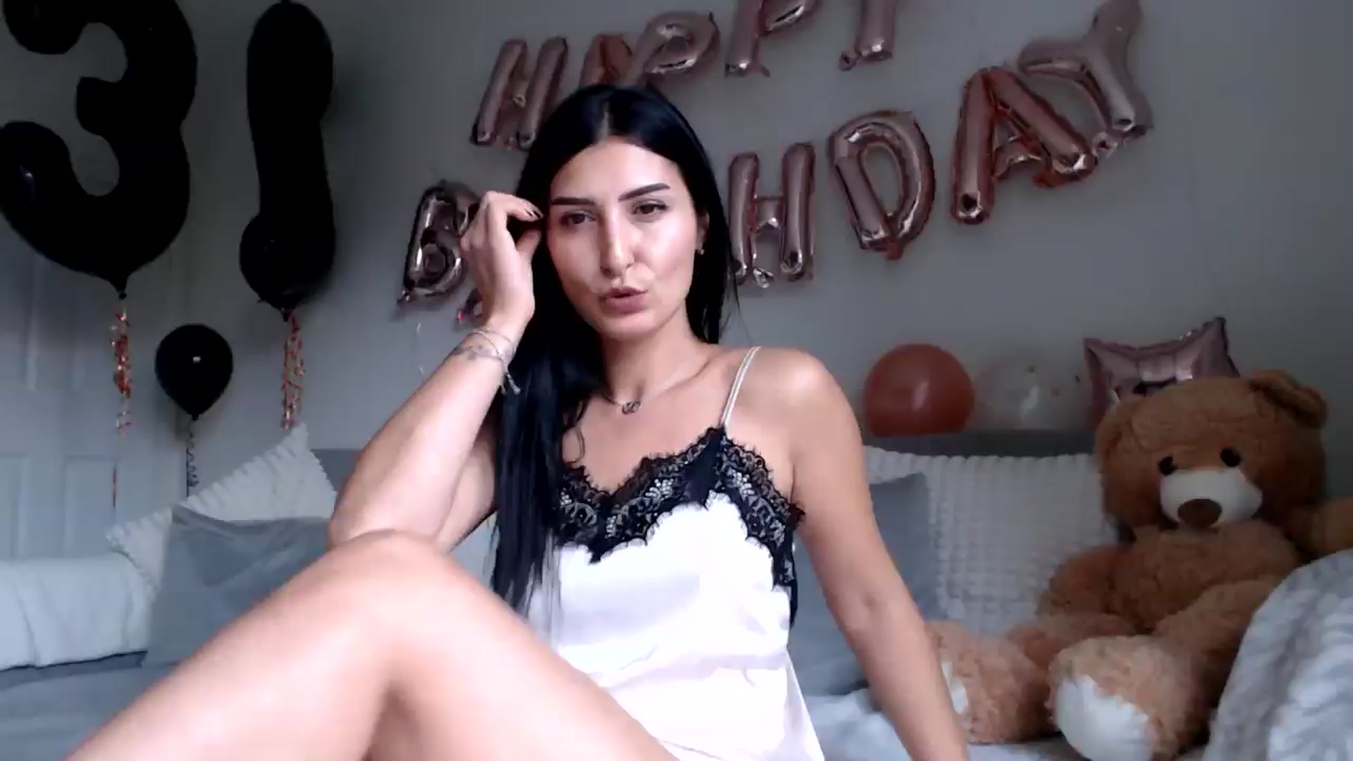 Gallery image thumbnail from LavIson's myfreecams stream on, 10/18/2024, 10:16 image 8 of 20