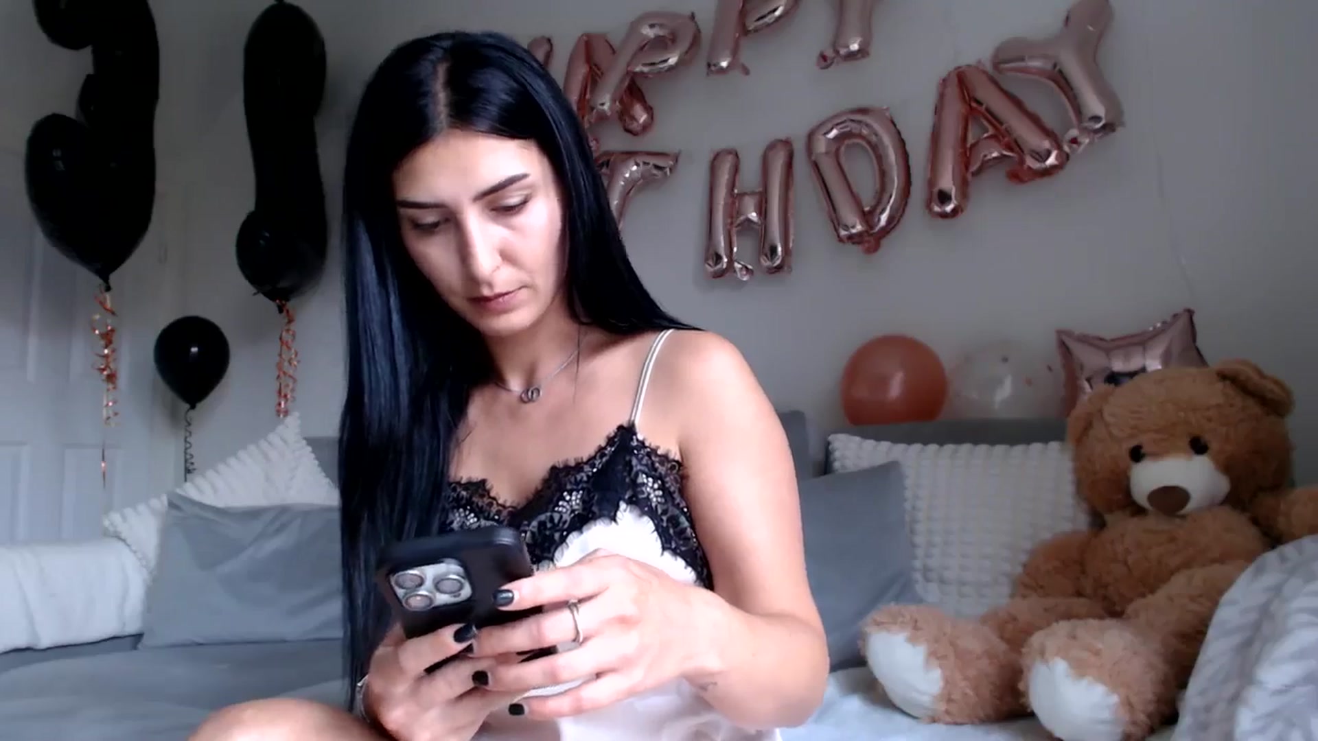 Gallery image thumbnail from LavIson's myfreecams stream on, 10/18/2024, 10:16 image 9 of 20