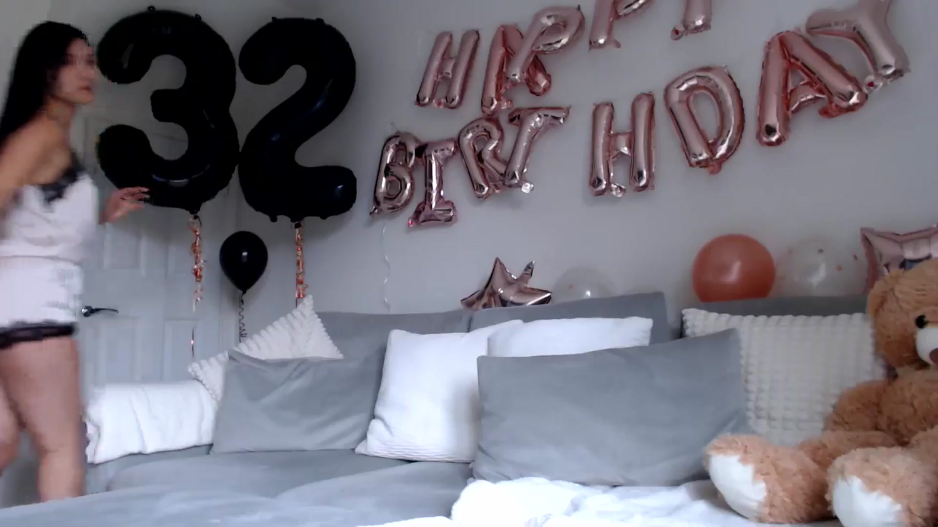 Gallery image thumbnail from LavIson's myfreecams stream on, 10/18/2024, 10:16 image 4 of 20