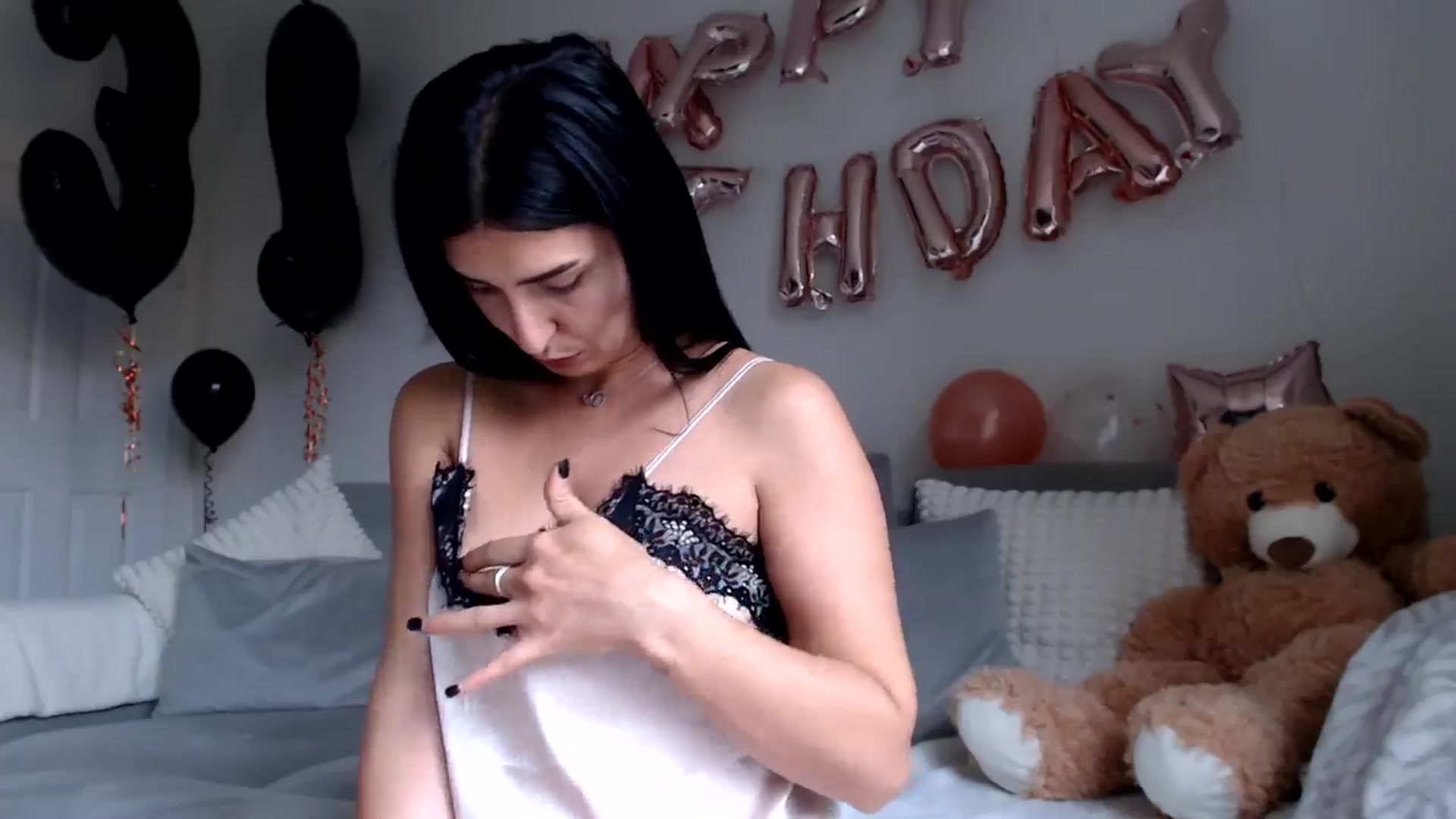 Gallery image thumbnail from LavIson's myfreecams stream on, 10/18/2024, 10:16 image 13 of 20