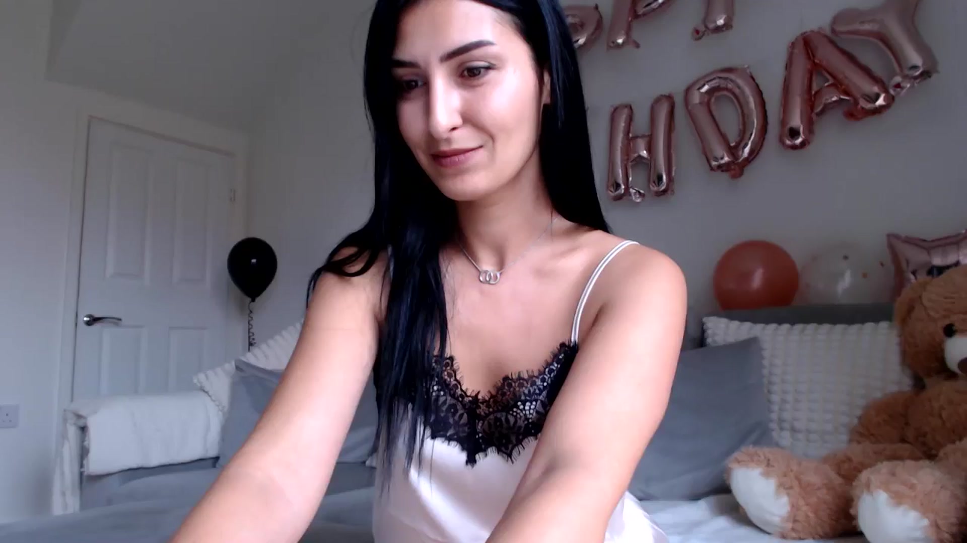 Gallery image thumbnail from LavIson's myfreecams stream on, 10/18/2024, 10:16 image 1 of 20