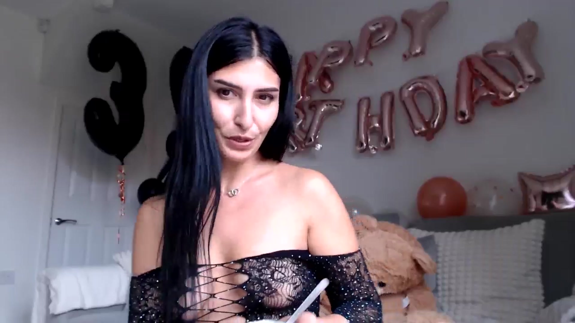 Gallery image thumbnail from LavIson's myfreecams stream on, 10/18/2024, 12:40 image 16 of 20