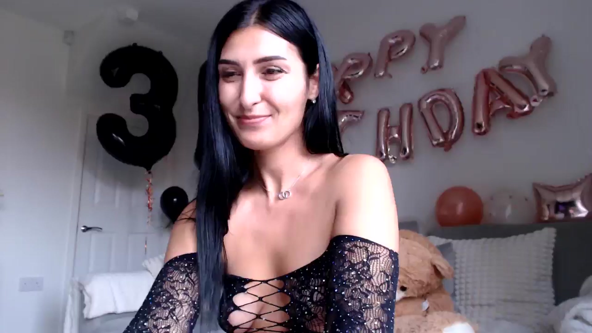 Gallery image thumbnail from LavIson's myfreecams stream on, 10/18/2024, 12:40 image 10 of 20