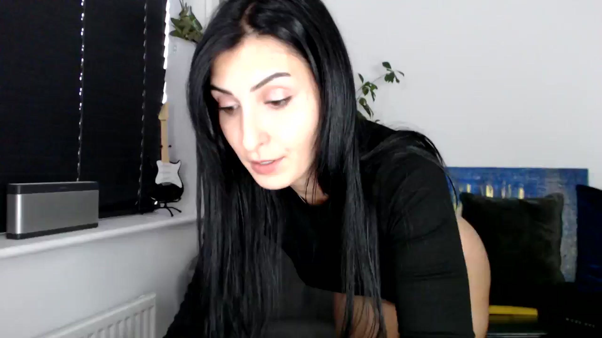 Gallery image thumbnail from LavIson's myfreecams stream on, 11/04/2024, 15:03 image 9 of 20