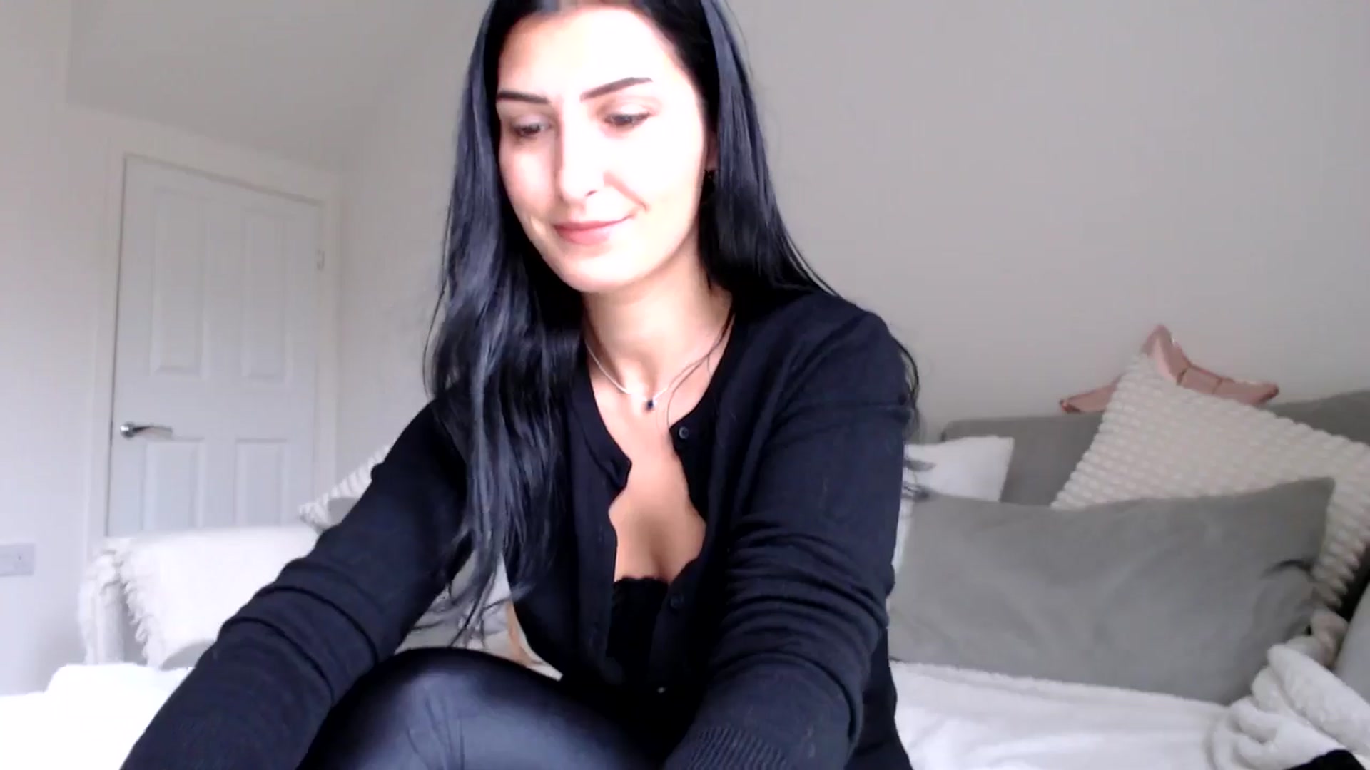 Gallery image thumbnail from LavIson's myfreecams stream on, 11/07/2024, 11:51 image 6 of 20