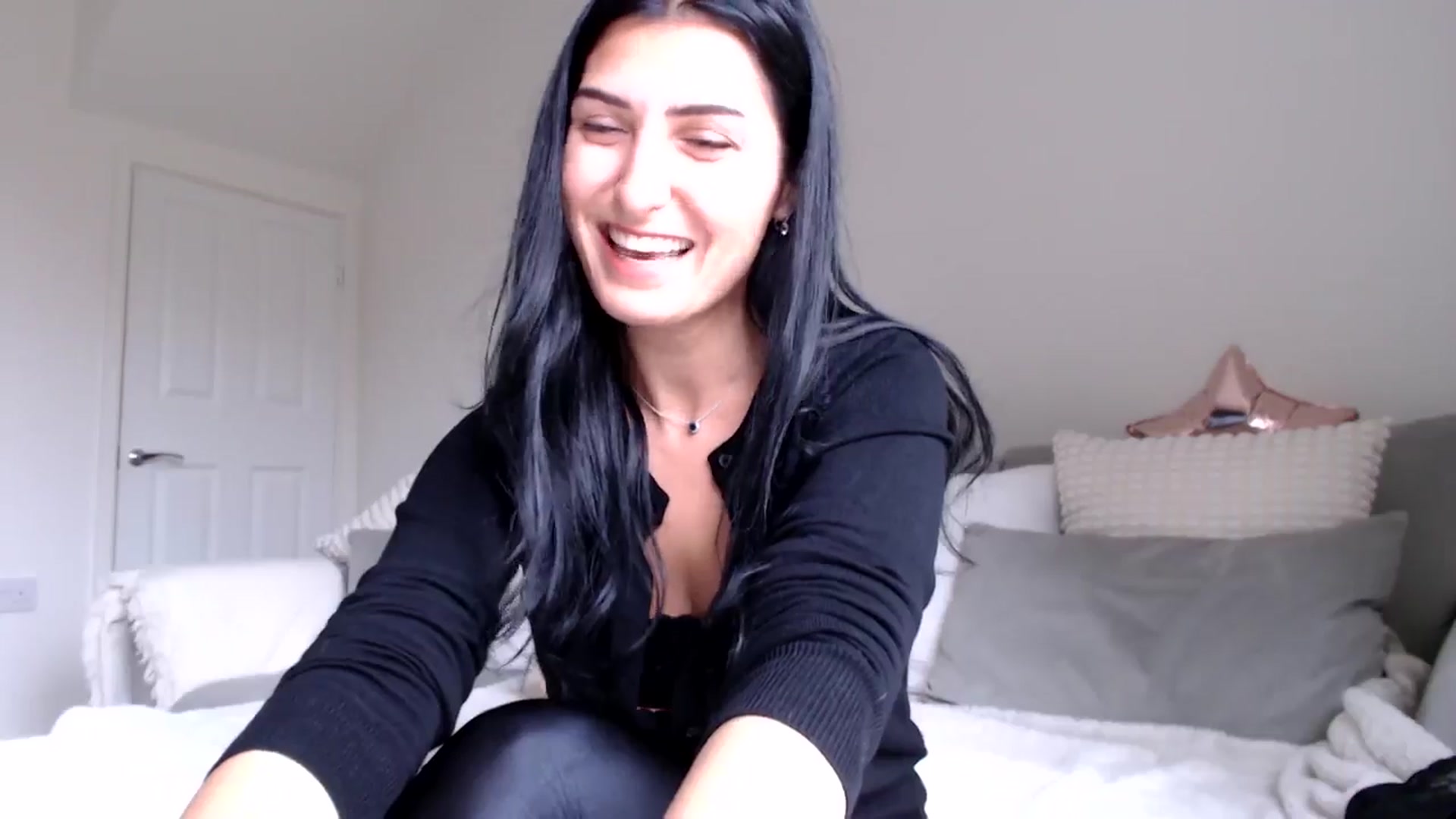 Gallery image thumbnail from LavIson's myfreecams stream on, 11/07/2024, 11:51 image 11 of 20