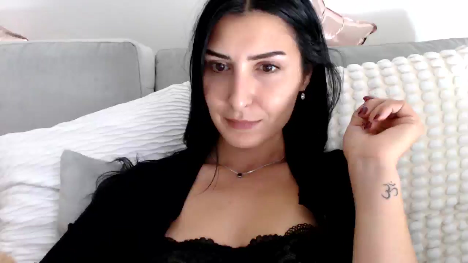 Gallery image thumbnail from LavIson's myfreecams stream on, 11/07/2024, 14:06 image 17 of 20