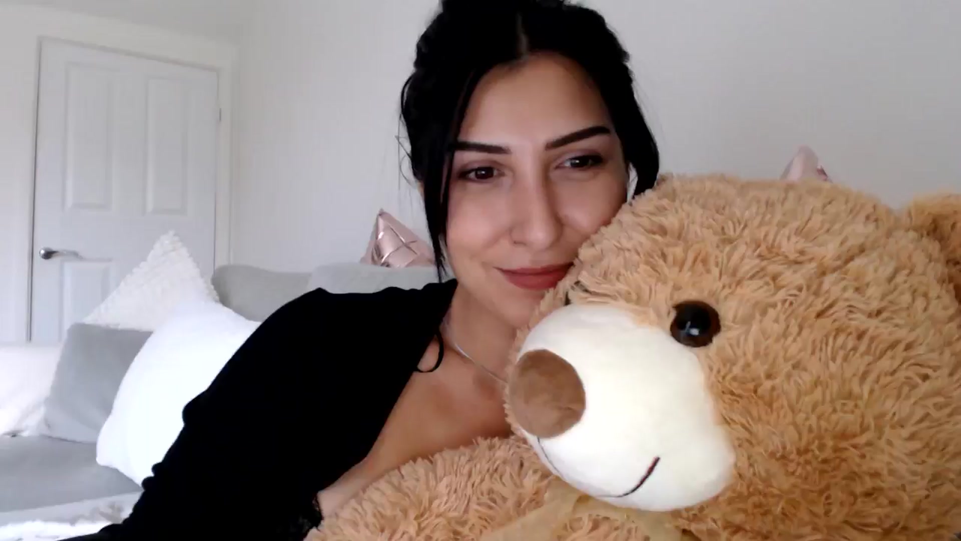 Gallery image thumbnail from LavIson's myfreecams stream on, 11/07/2024, 14:06 image 6 of 20
