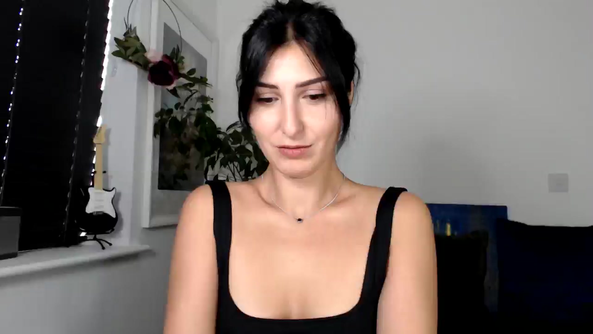 Gallery image thumbnail from LavIson's myfreecams stream on, 11/08/2024, 10:37 image 8 of 20
