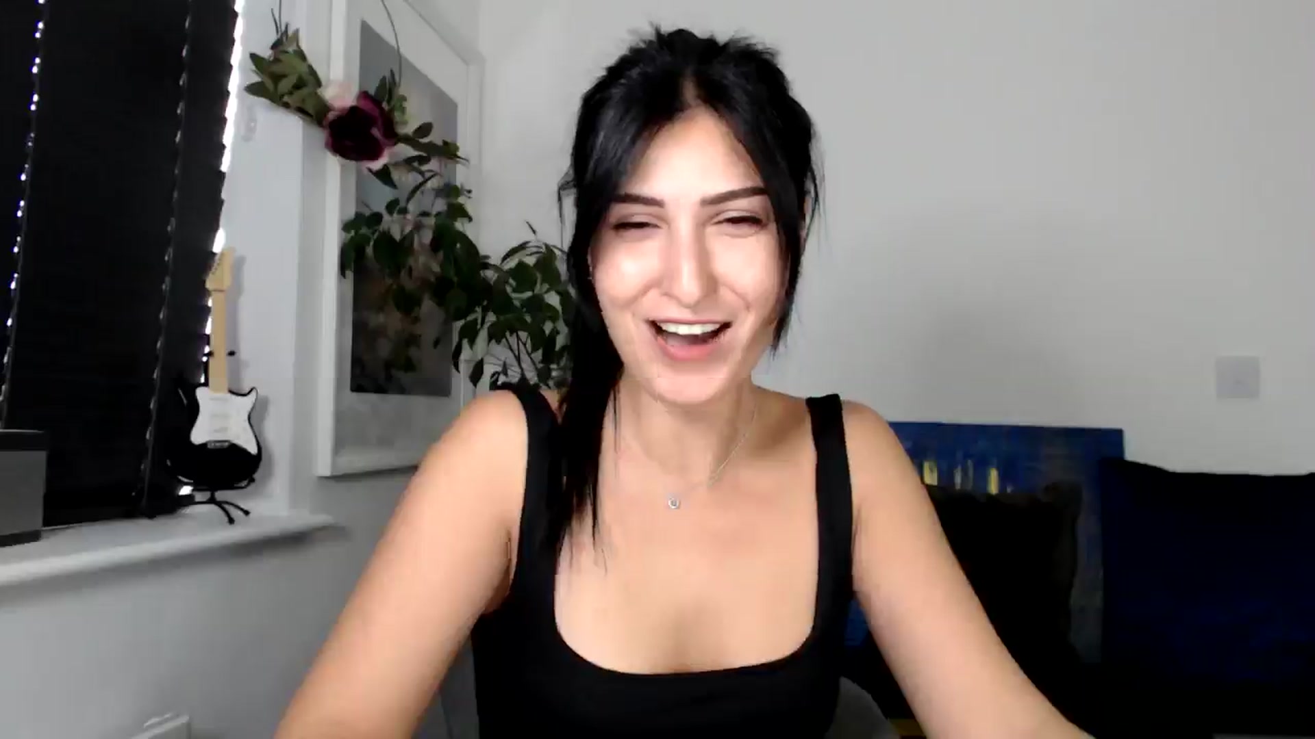 Gallery image thumbnail from LavIson's myfreecams stream on, 11/08/2024, 10:37 image 19 of 20