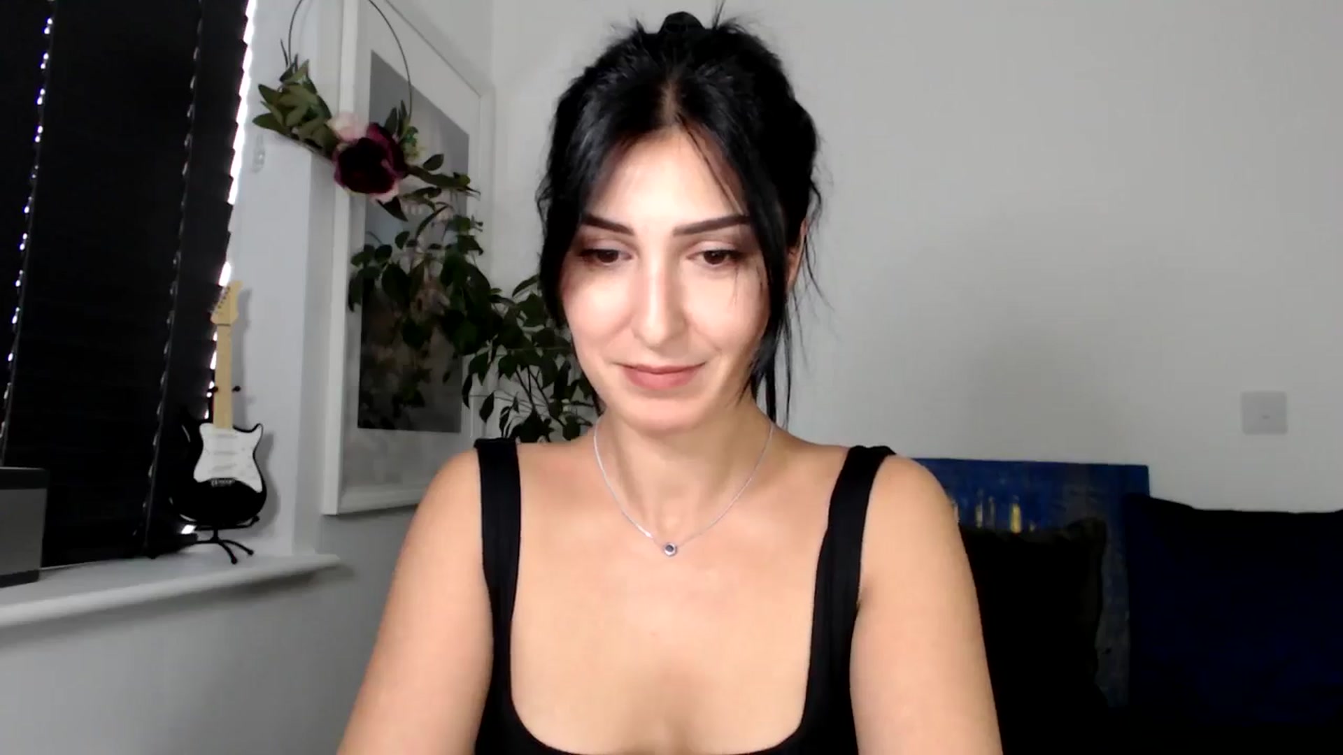 Gallery image thumbnail from LavIson's myfreecams stream on, 11/08/2024, 10:37 image 2 of 20