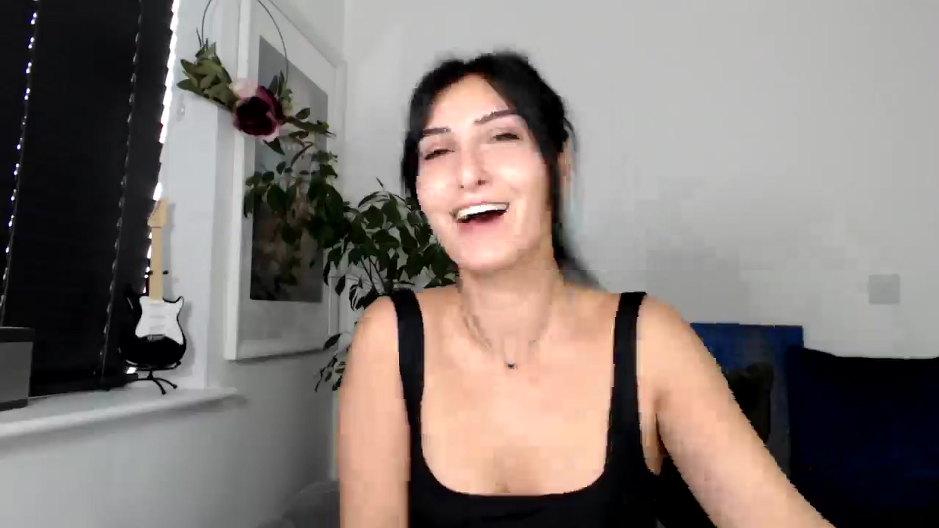 Gallery image thumbnail from LavIson's myfreecams stream on, 11/08/2024, 10:37 image 9 of 20