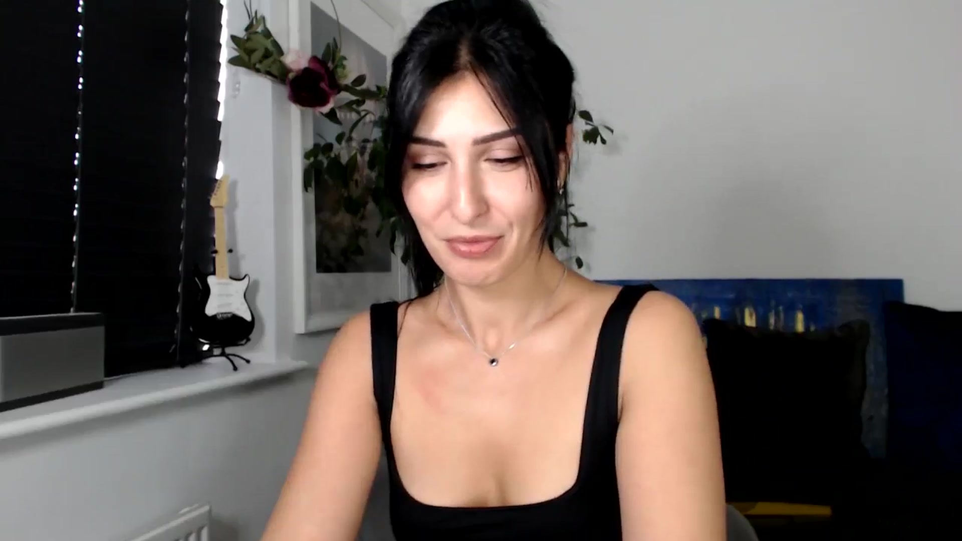 Gallery image thumbnail from LavIson's myfreecams stream on, 11/08/2024, 11:14 image 16 of 20