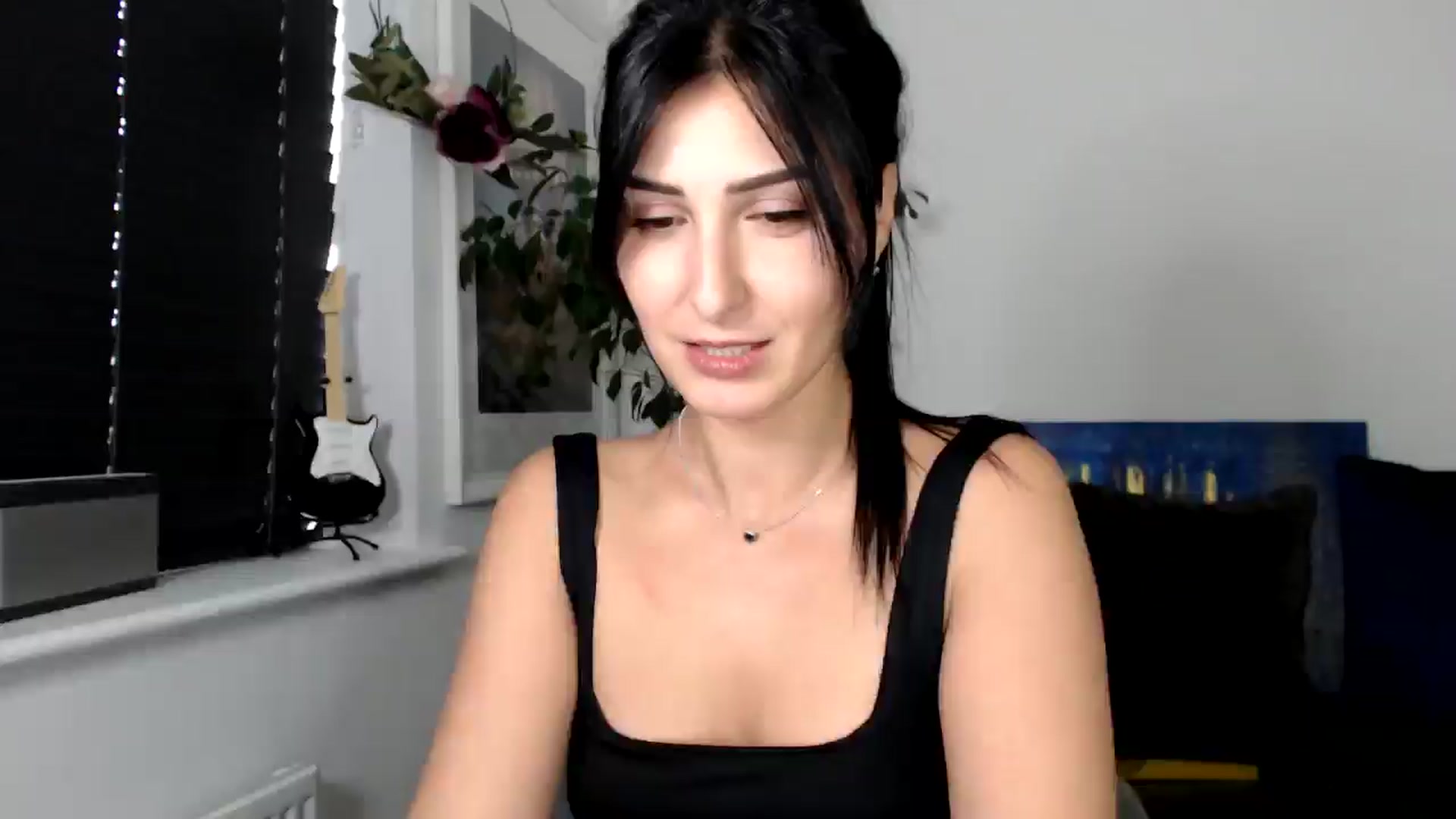 Gallery image thumbnail from LavIson's myfreecams stream on, 11/08/2024, 11:14 image 18 of 20