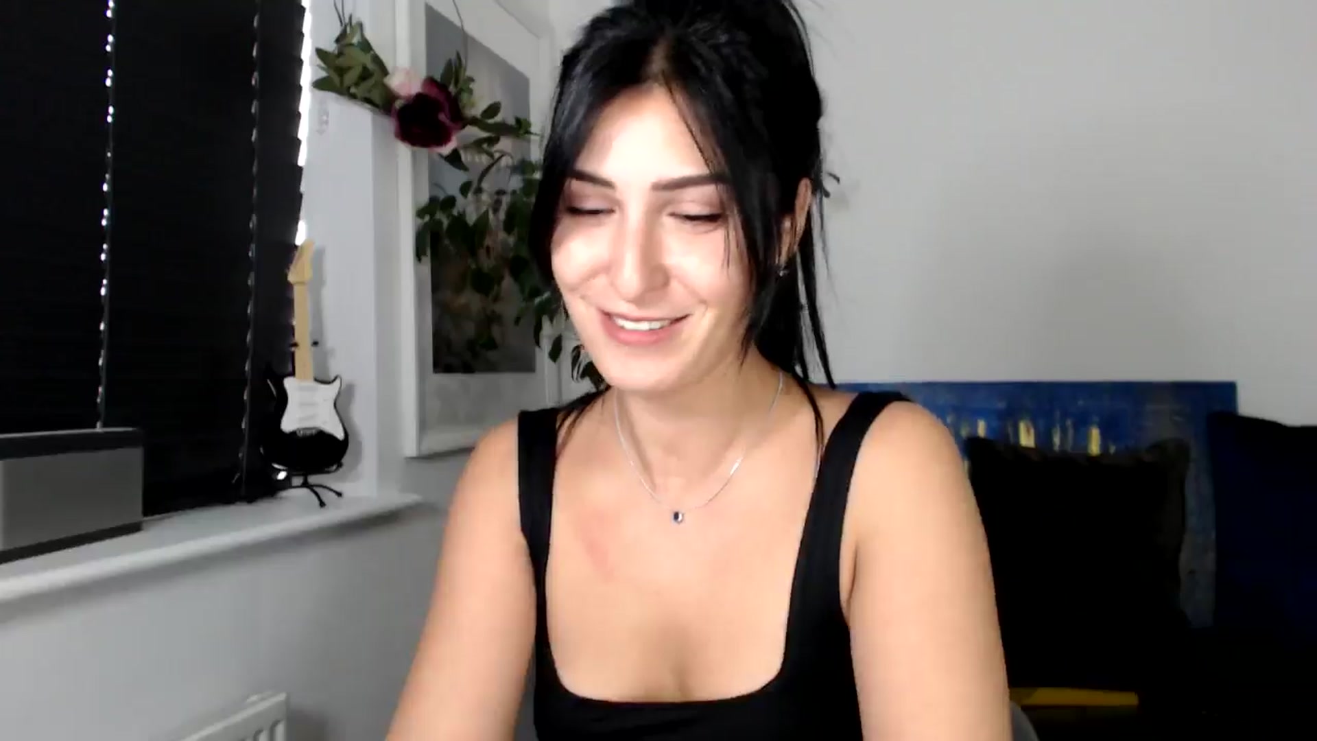 Gallery image thumbnail from LavIson's myfreecams stream on, 11/08/2024, 11:14 image 15 of 20