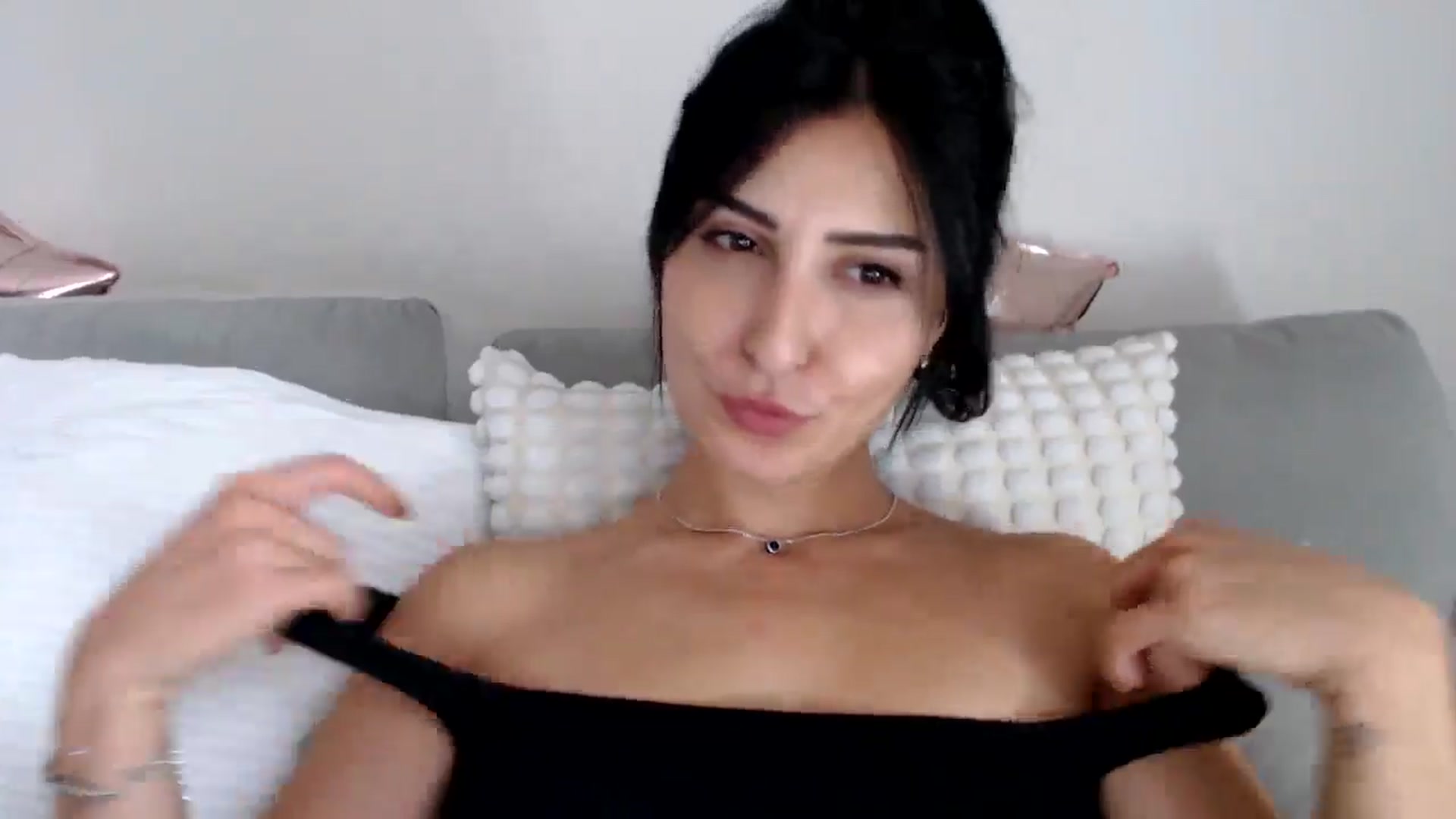 Gallery image thumbnail from LavIson's myfreecams stream on, 11/08/2024, 12:56 image 15 of 20