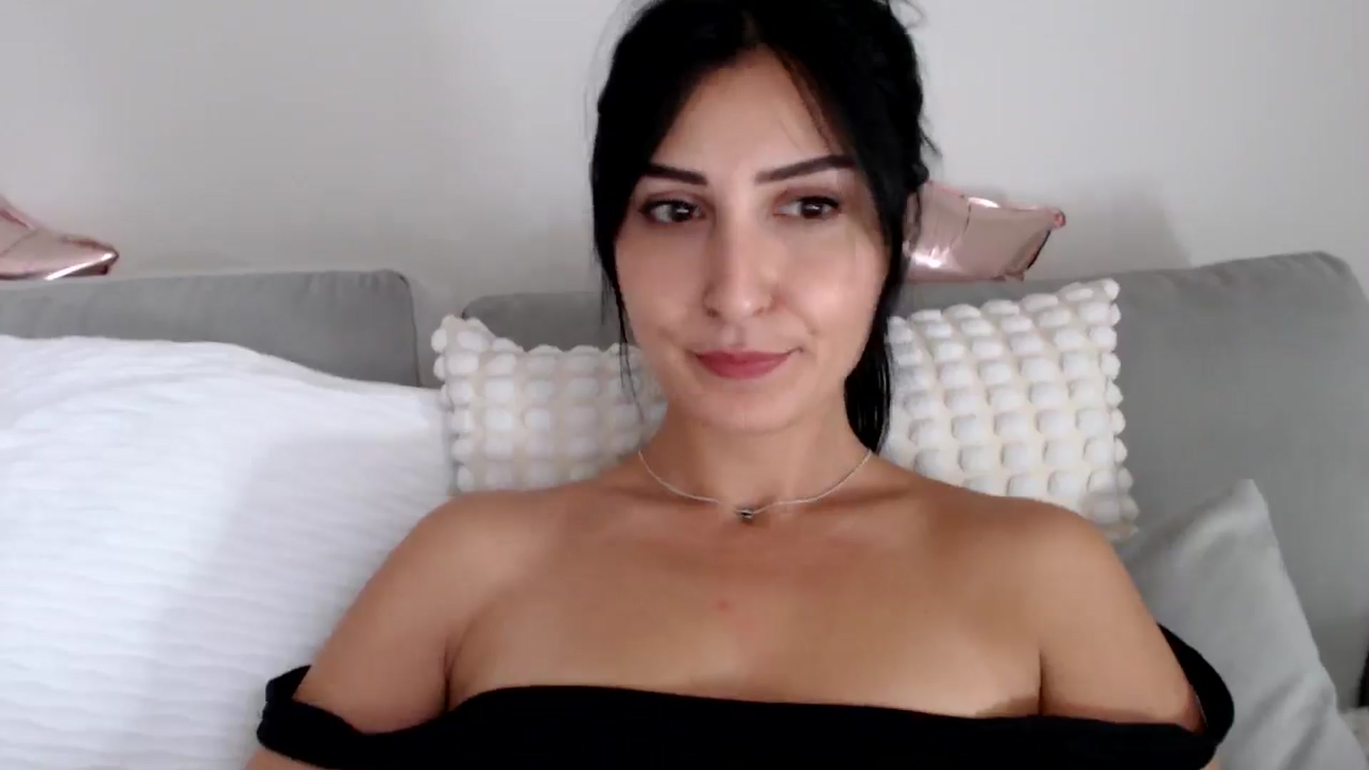 Gallery image thumbnail from LavIson's myfreecams stream on, 11/08/2024, 13:14 image 3 of 20