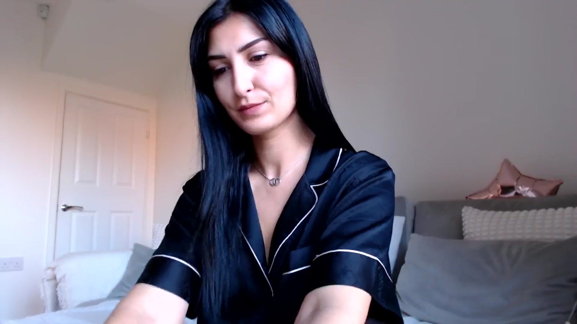 Gallery image thumbnail from LavIson's myfreecams stream on, 11/11/2024, 12:35 image 10 of 20