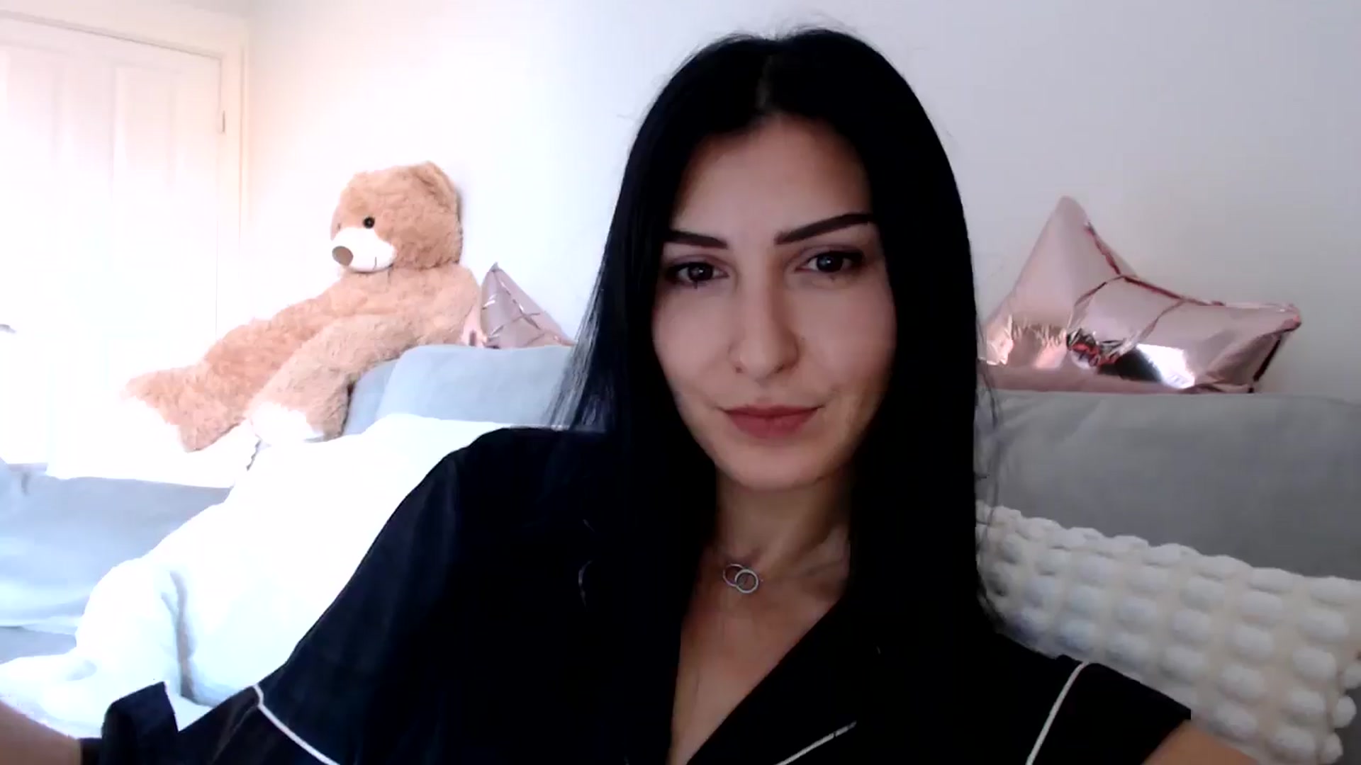 Gallery image thumbnail from LavIson's myfreecams stream on, 11/11/2024, 12:35 image 13 of 20
