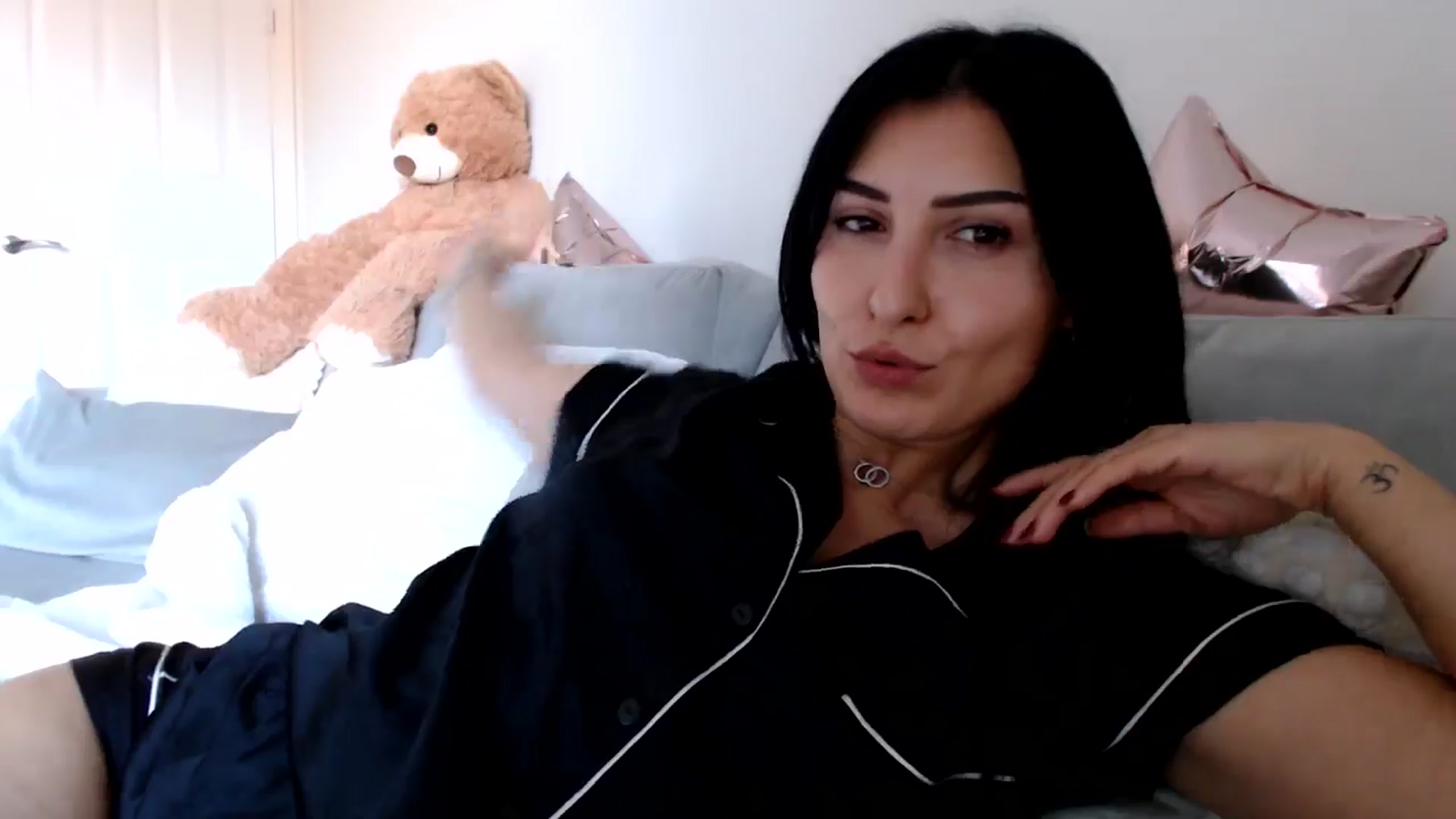 Gallery image thumbnail from LavIson's myfreecams stream on, 11/11/2024, 12:35 image 18 of 20